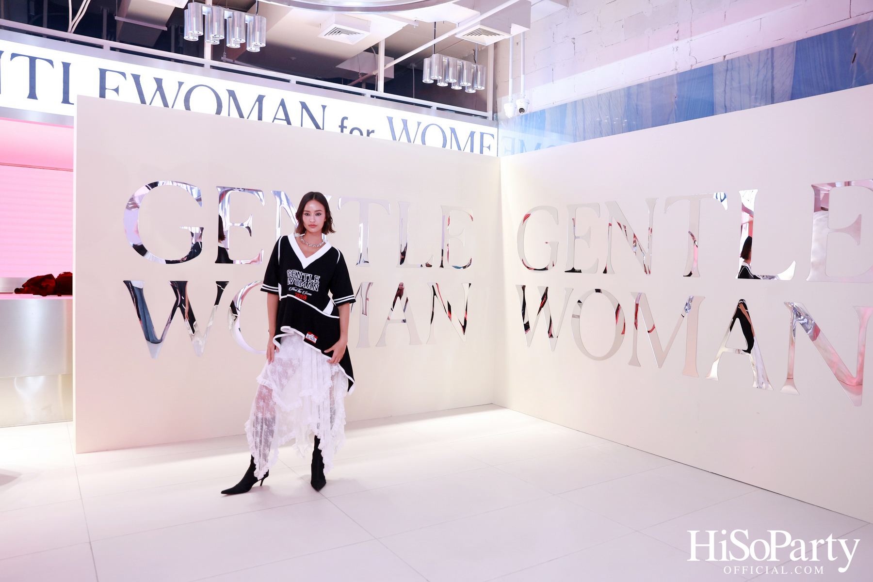 GENTLEWOMAN เปิดตัวแฟล็กชิพแห่งใหม่ พร้อมจัดแฟชั่นโชว์สุดเอ็กซ์คลูซีฟ ‘THE REAL-ity SHOW’