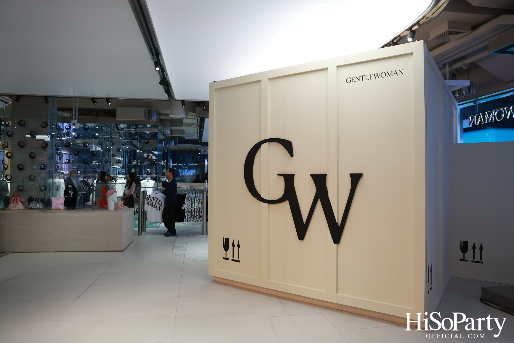 GENTLEWOMAN เปิดตัวแฟล็กชิพแห่งใหม่ พร้อมจัดแฟชั่นโชว์สุดเอ็กซ์คลูซีฟ ‘THE REAL-ity SHOW’