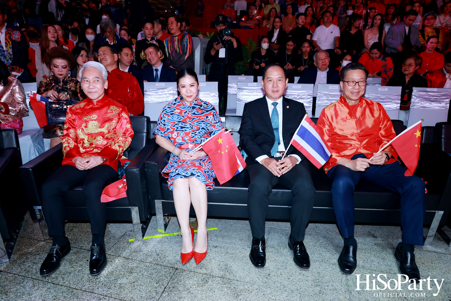 EM DISTRICT เปิดงาน ‘EM DISTRICT THE GOLDEN YEAR OF FRIENDSHIP’ สร้างปรากฏการณ์สุดยิ่งใหญ่ต้อนรับตรุษจีนมหามงคล 2568