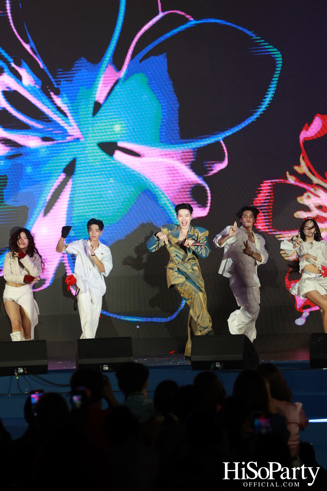 ต้าห์อู๋ - คุณพิทยา แซ่ฉั่ว, ออฟโรด - คุณกันตภณ จินดาทวีผล Mini-Concert Daou & Offroad @ ‘ONE DYNASTY’ Chinese New Year Celebration 2025