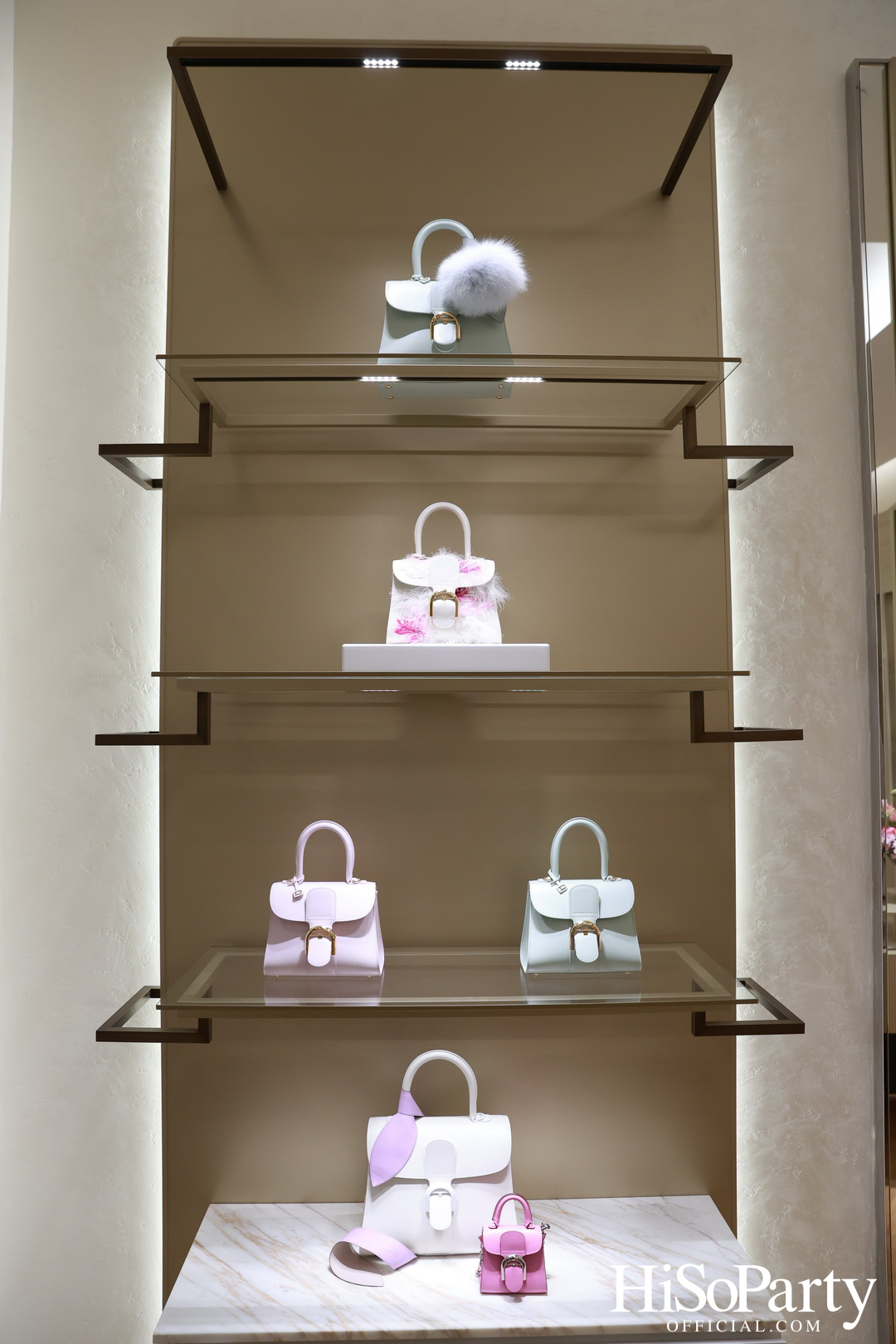 Delvaux เปิดตัวบูติกแห่งแรกในไทย พร้อมเผยโฉมคอลเลกชัน SUR:REAL ที่สะท้อนศิลปะเหนือจินตนาการ