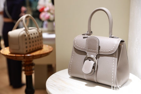 Delvaux เปิดตัวบูติกแห่งแรกในไทย พร้อมเผยโฉมคอลเลกชัน SUR:REAL ที่สะท้อนศิลปะเหนือจินตนาการ