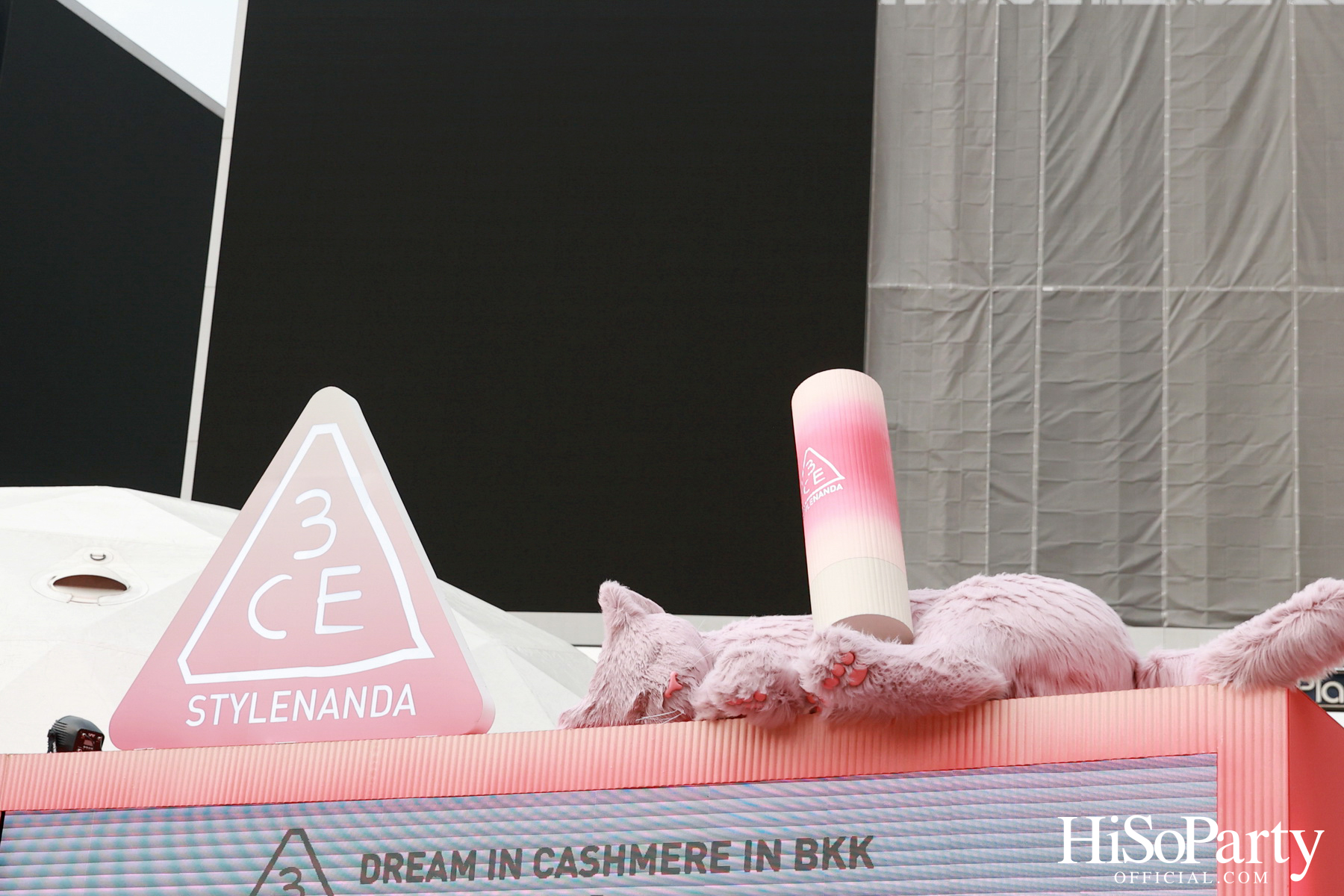 3CE เปิดตัวผลิตภัณฑ์ใหม่ ‘Cashmere Hug Lipstick’ พร้อมจัดงาน ‘Dream in Cashmere in BKK’