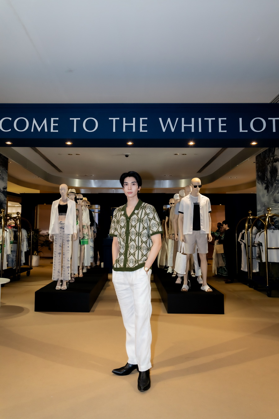 Royal Ivy Regatta เปิดตัวคอลเลกชันฤดูใบไม้ผลิ/ฤดูร้อนใหม่ ภายใต้แรงบันดาลใจจากซีรีส์ระดับโลก HBO® ORIGINAL SERIES ‘The White Lotus’