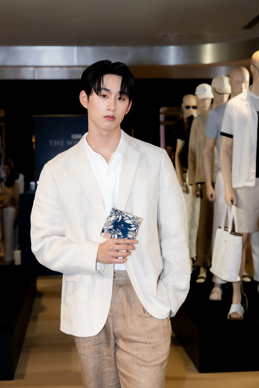 Royal Ivy Regatta เปิดตัวคอลเลกชันฤดูใบไม้ผลิ/ฤดูร้อนใหม่ ภายใต้แรงบันดาลใจจากซีรีส์ระดับโลก HBO® ORIGINAL SERIES ‘The White Lotus’