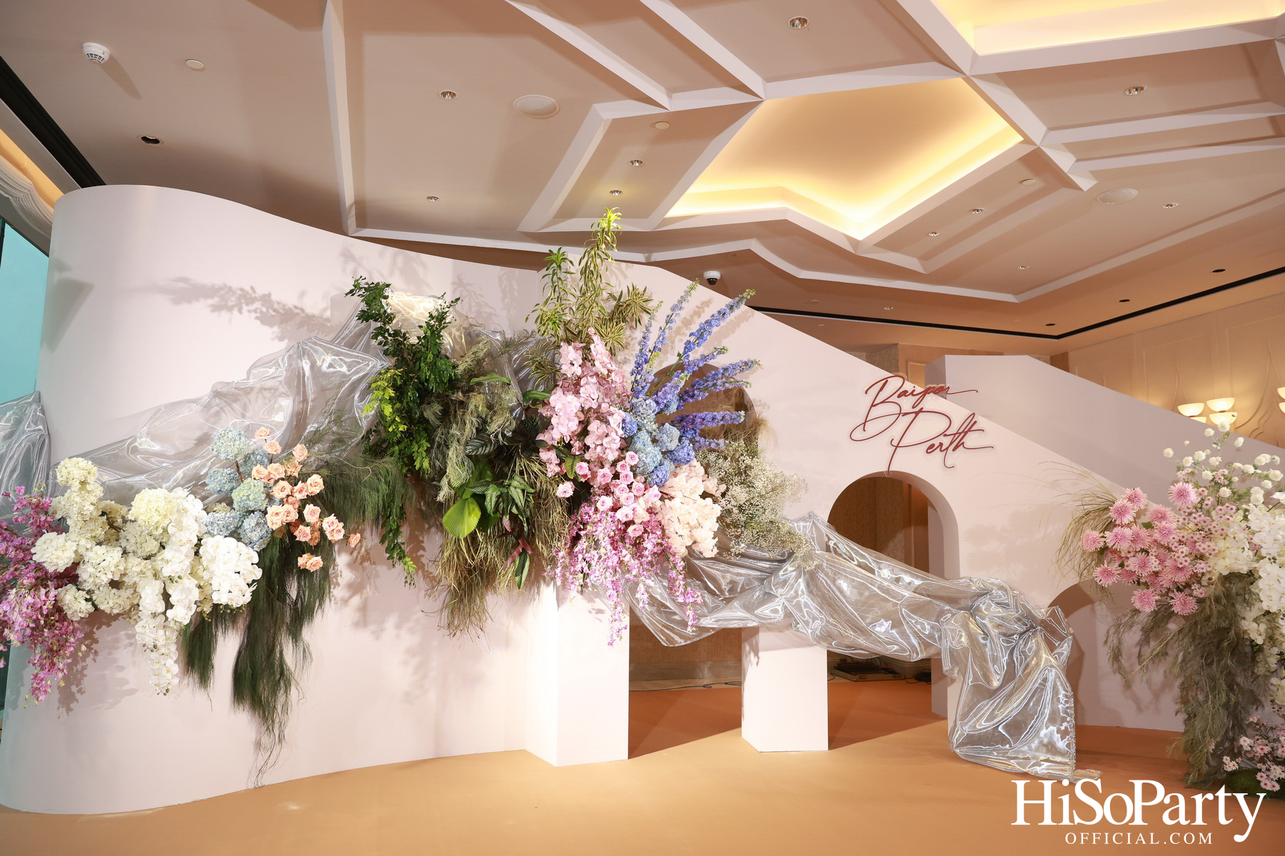 งานฉลองมงคลสมรสระหว่าง ยิ่งรัก พัวถาวรสกุล และ นวิน เหมรัชตานันต์ 