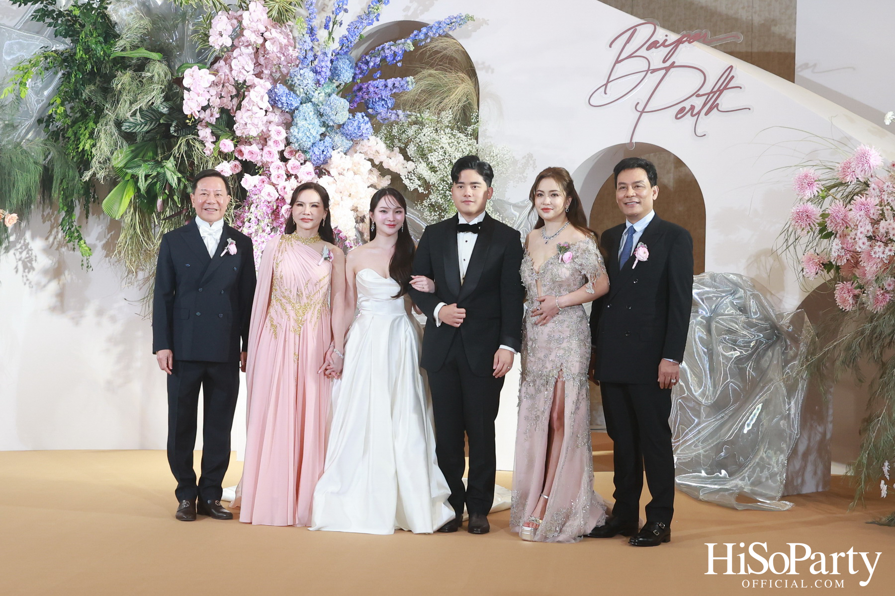 งานฉลองมงคลสมรสระหว่าง ยิ่งรัก พัวถาวรสกุล และ นวิน เหมรัชตานันต์ 