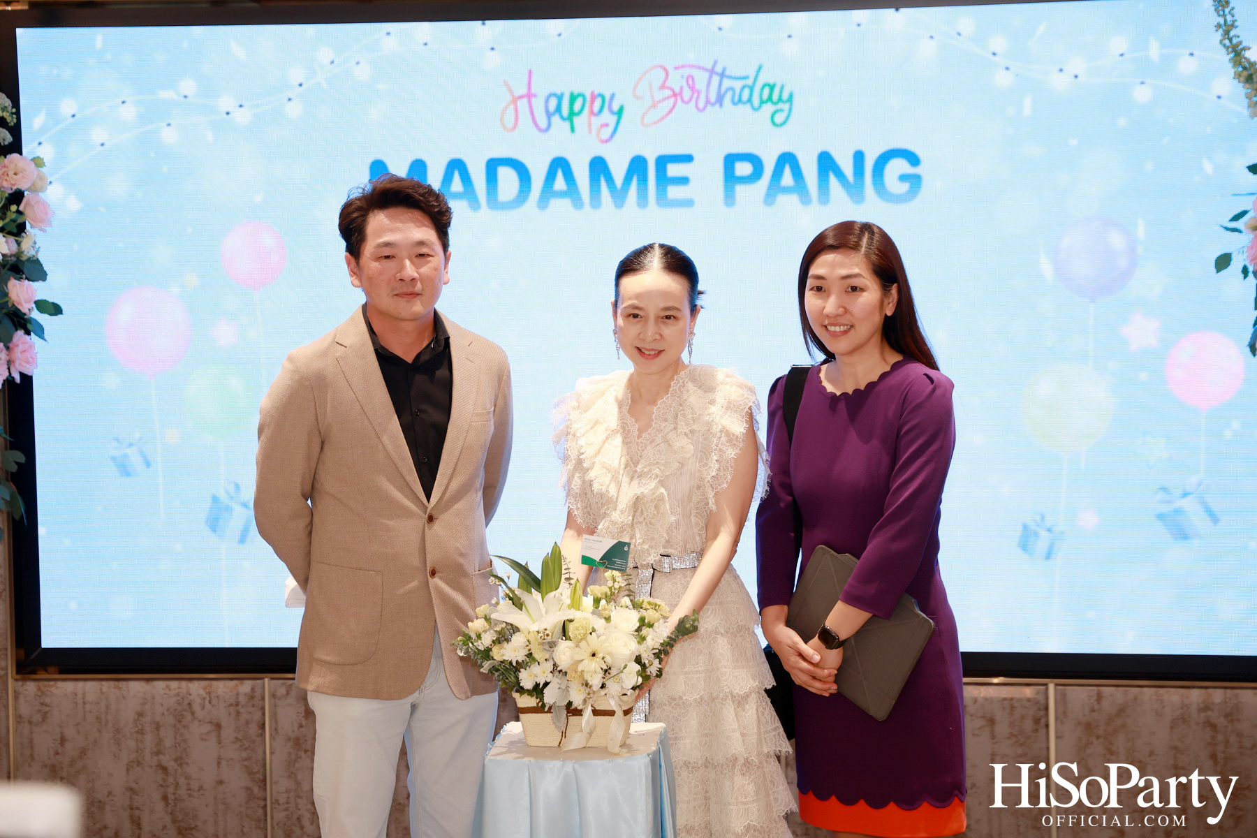 อบอุ่นและเปี่ยมรอยยิ้ม ‘มาดามแป้ง’ รับมุทิตาจิตเนื่องในวันคล้ายวันเกิด ท่ามกลางความรักจากคนรอบข้าง