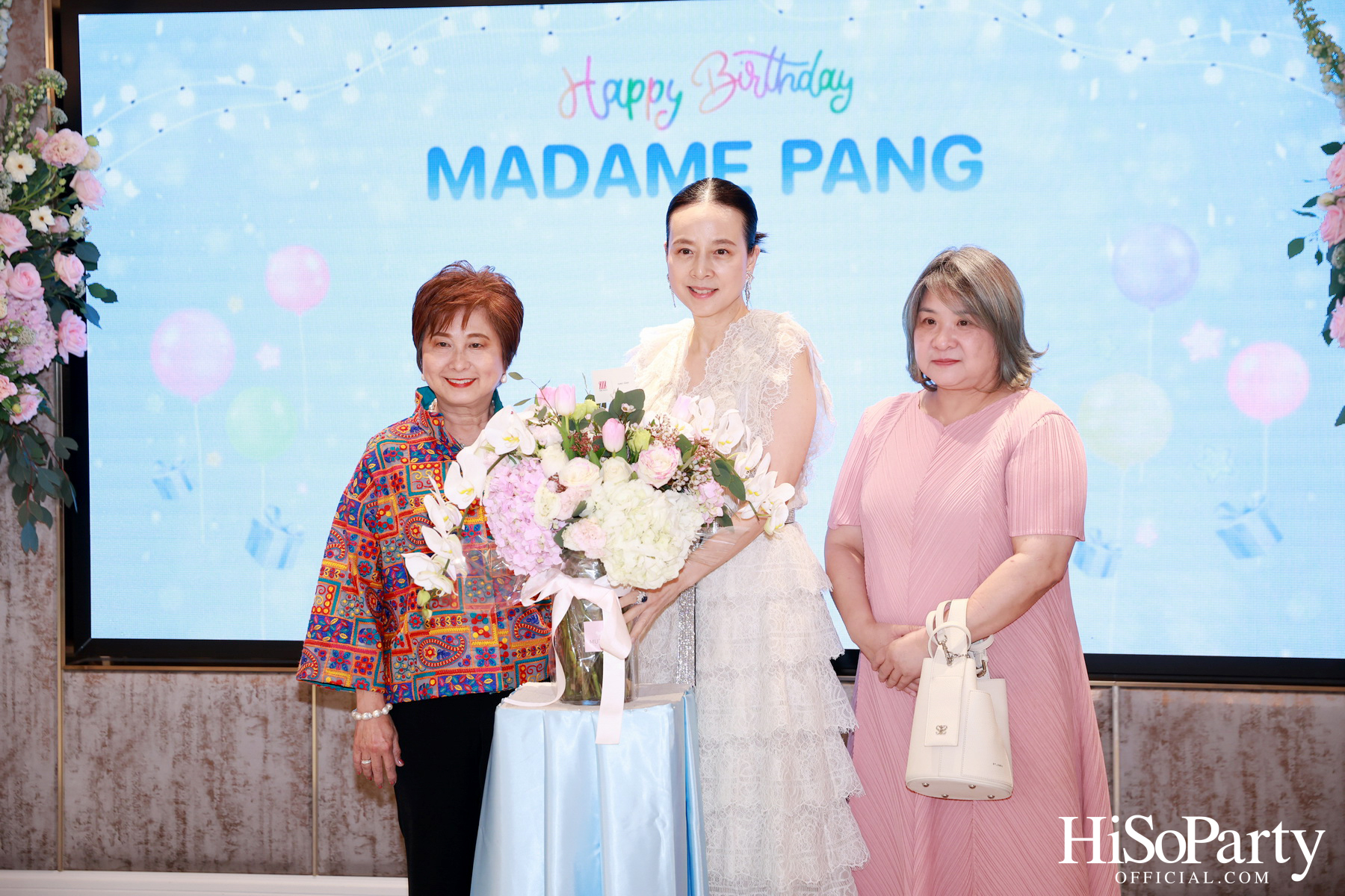 อบอุ่นและเปี่ยมรอยยิ้ม ‘มาดามแป้ง’ รับมุทิตาจิตเนื่องในวันคล้ายวันเกิด ท่ามกลางความรักจากคนรอบข้าง