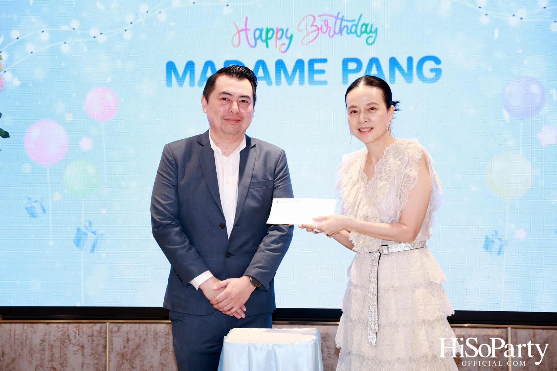 อบอุ่นและเปี่ยมรอยยิ้ม ‘มาดามแป้ง’ รับมุทิตาจิตเนื่องในวันคล้ายวันเกิด ท่ามกลางความรักจากคนรอบข้าง