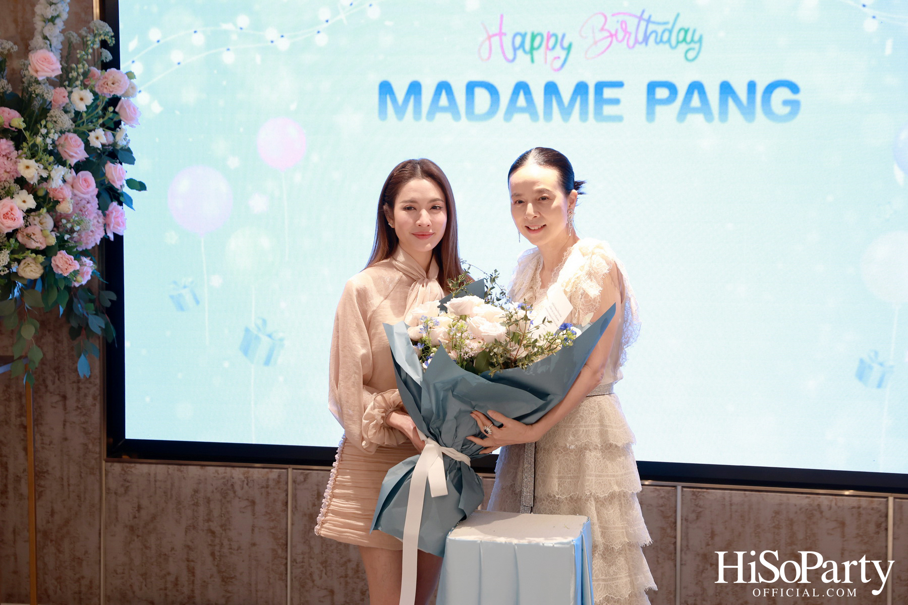 อบอุ่นและเปี่ยมรอยยิ้ม ‘มาดามแป้ง’ รับมุทิตาจิตเนื่องในวันคล้ายวันเกิด ท่ามกลางความรักจากคนรอบข้าง