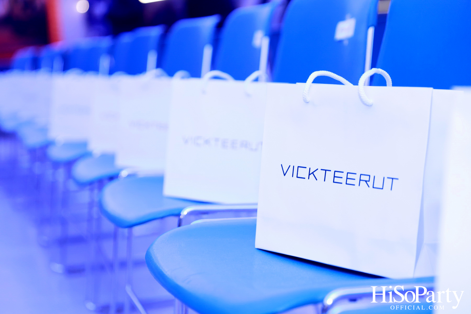 Vickteerut จัดแฟชั่นโชว์ ‘Vickteerut Spring/Summer Collection 2025’ เปิดตัวคอลเลกชัน ‘Forme’ ประจำฤดูใบไม้ผลิ/ฤดูร้อน