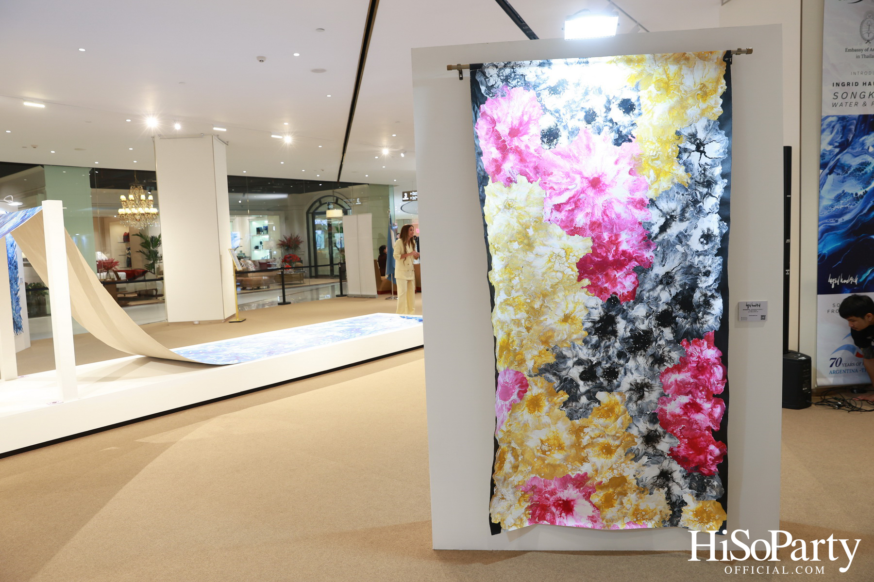 งานเปิดนิทรรศการ Songkran Water & Petals