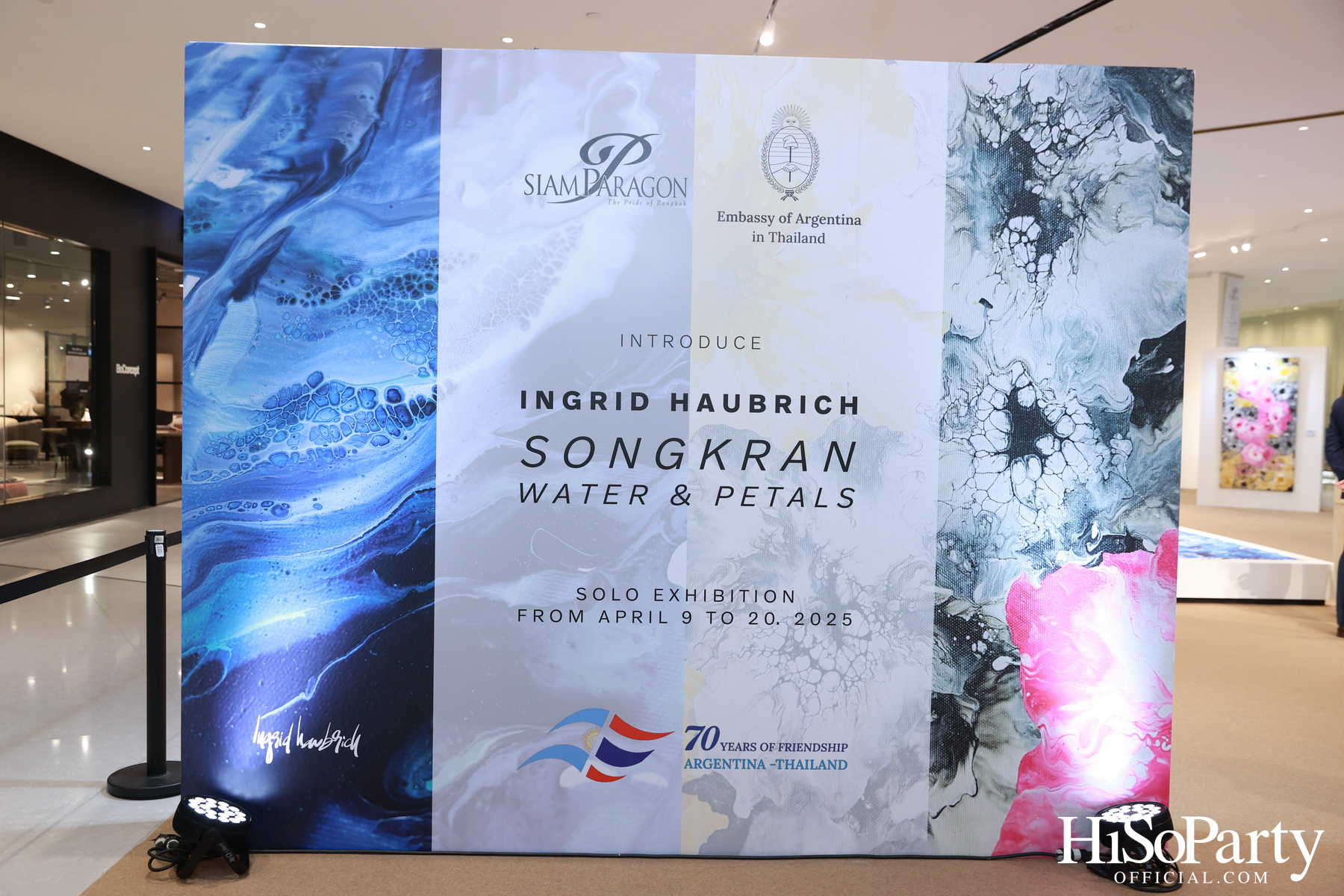 งานเปิดนิทรรศการ Songkran Water & Petals