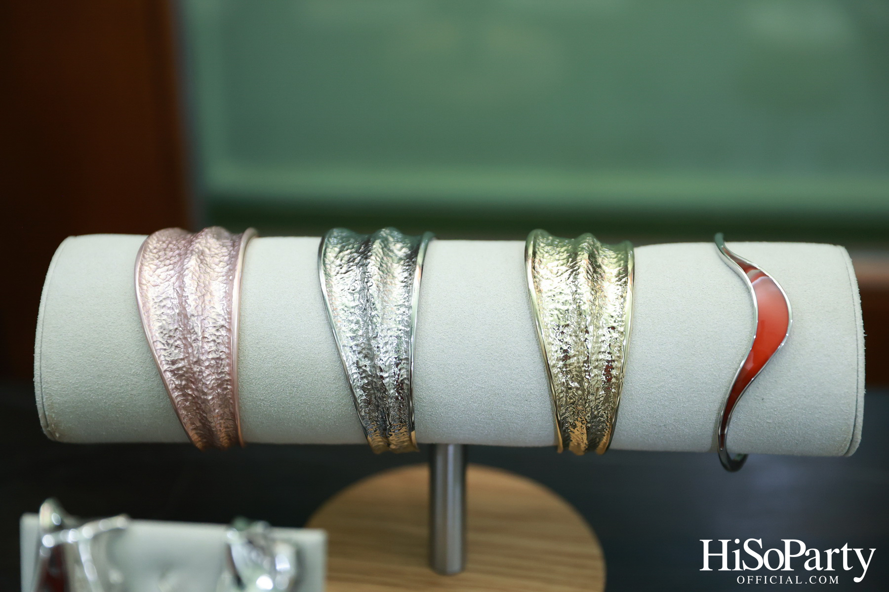 HiSoParty จัด Exclusive Event เชิญแขกคนพิเศษร่วมชมคอลเลกชันใหม่จากแบรนด์ SIRIVANNAVARI ณ บ้านเลขที่ 1