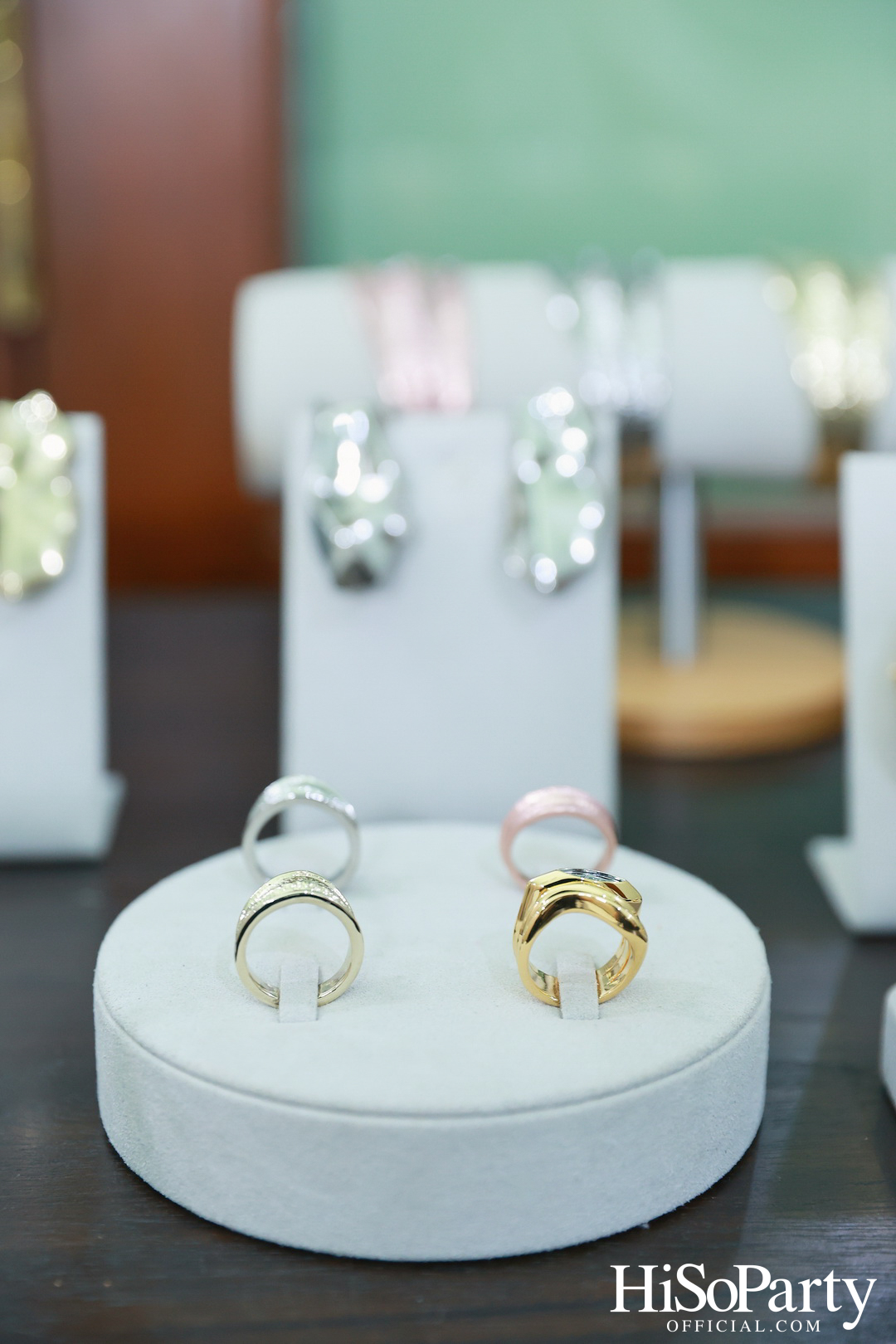 HiSoParty จัด Exclusive Event เชิญแขกคนพิเศษร่วมชมคอลเลกชันใหม่จากแบรนด์ SIRIVANNAVARI ณ บ้านเลขที่ 1