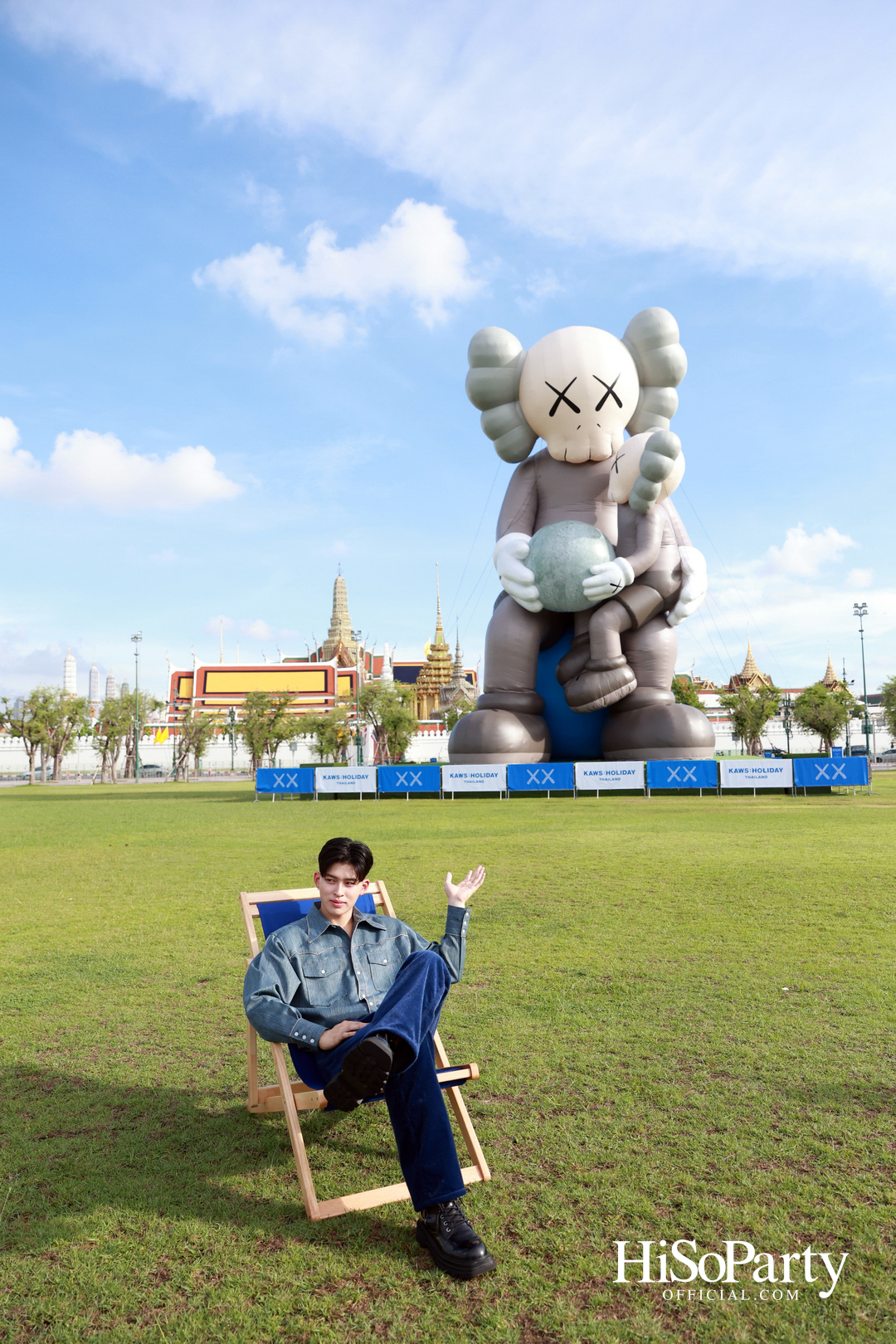 ‘KAWS:HOLIDAY THAILAND’ แลนด์มาร์กศิลปะกลางสนามหลวง ครั้งแรกในไทย พร้อมเปิดให้ชมฟรี!