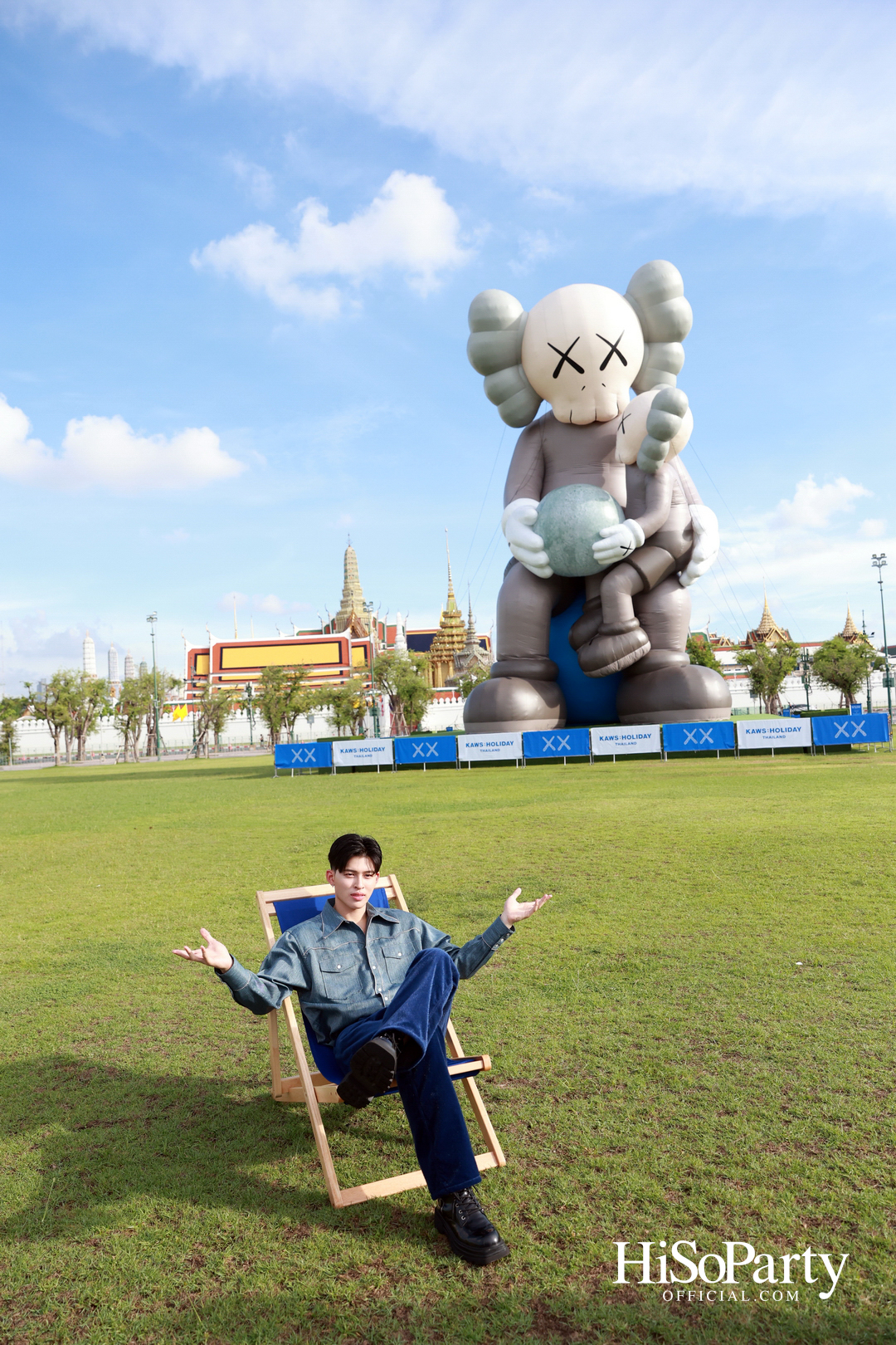 ‘KAWS:HOLIDAY THAILAND’ แลนด์มาร์กศิลปะกลางสนามหลวง ครั้งแรกในไทย พร้อมเปิดให้ชมฟรี!