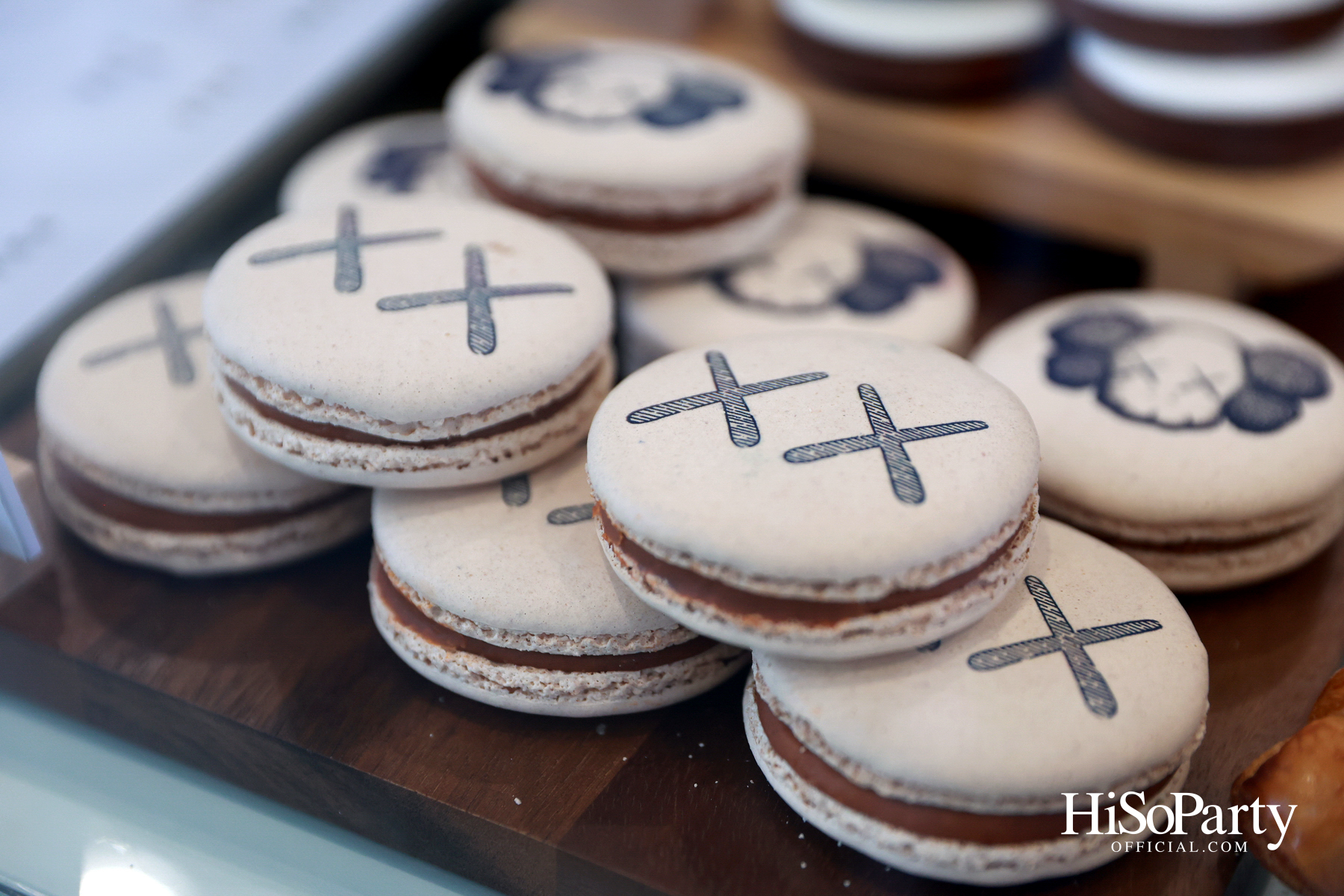 ‘KAWS:HOLIDAY THAILAND’ แลนด์มาร์กศิลปะกลางสนามหลวง ครั้งแรกในไทย พร้อมเปิดให้ชมฟรี!