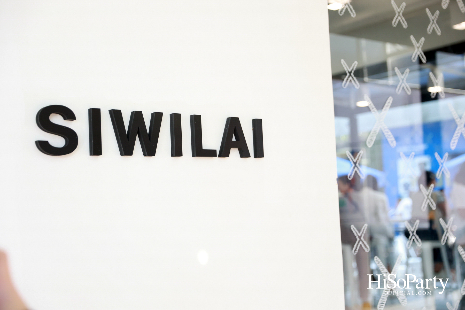 ‘KAWS:HOLIDAY THAILAND’ แลนด์มาร์กศิลปะกลางสนามหลวง ครั้งแรกในไทย พร้อมเปิดให้ชมฟรี!