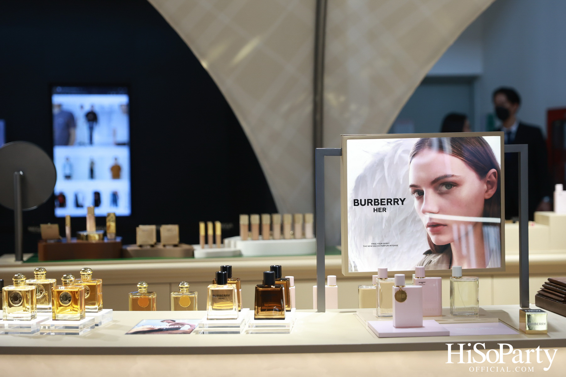 BURBERRY BEAUTY เปิดตัว Burberry Basecamp สโตร์แห่งใหม่ ณ เมกาบางนา