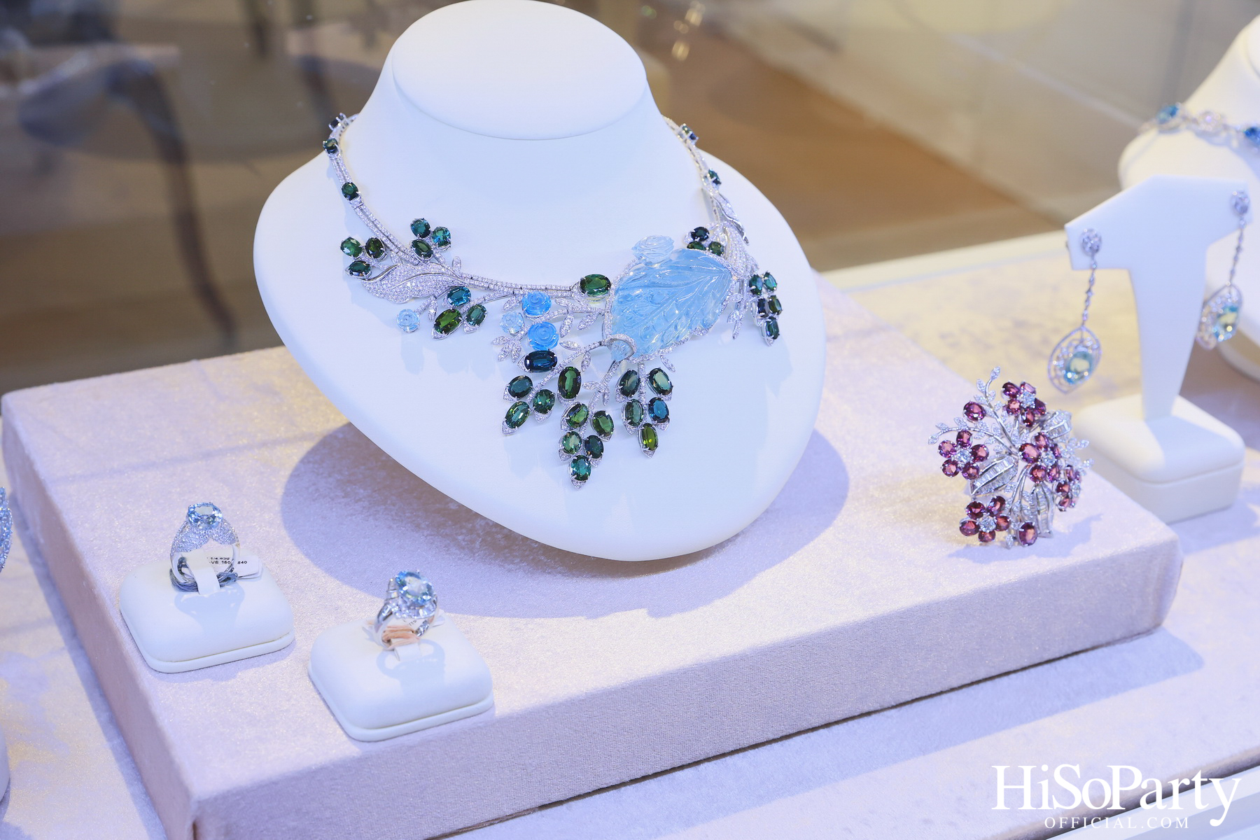 HiSoParty เชิญแขกคนพิเศษร่วมสัมผัส 'THE ULTIMATE LUXURY EXPERIENCE' โดย BEAUTY GEMS x BENTLEY BANGKOK