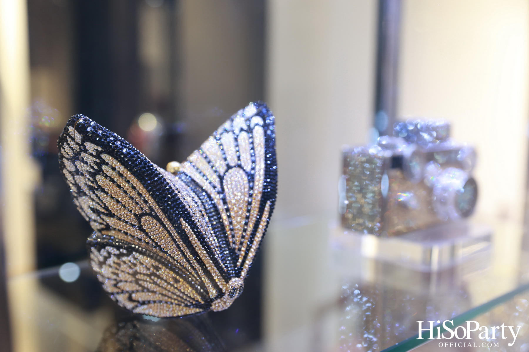 HiSoParty เชิญแขกคนพิเศษร่วมสัมผัส 'THE ULTIMATE LUXURY EXPERIENCE' โดย BEAUTY GEMS x BENTLEY BANGKOK