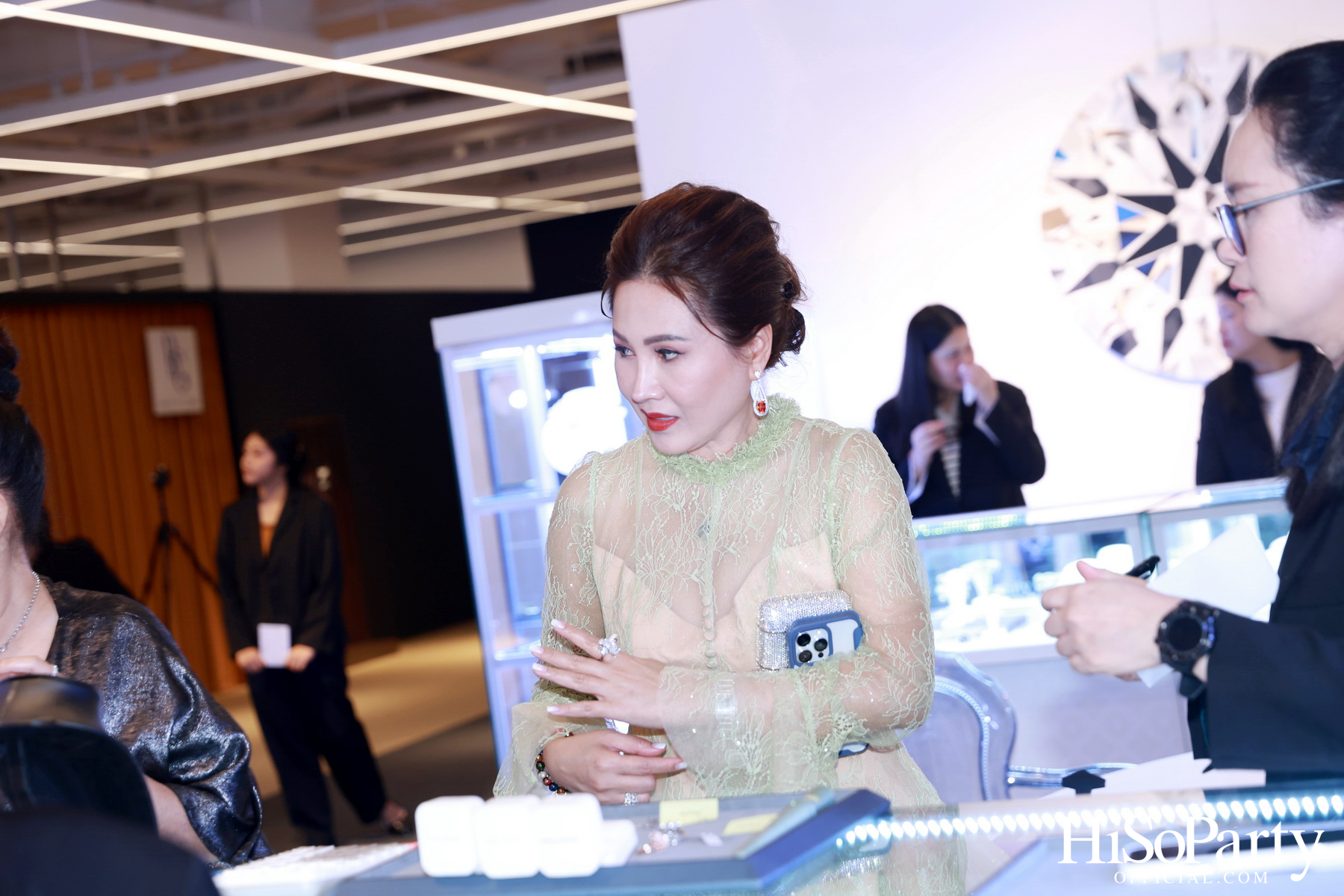 HiSoParty เชิญแขกคนพิเศษร่วมสัมผัส 'THE ULTIMATE LUXURY EXPERIENCE' โดย BEAUTY GEMS x BENTLEY BANGKOK