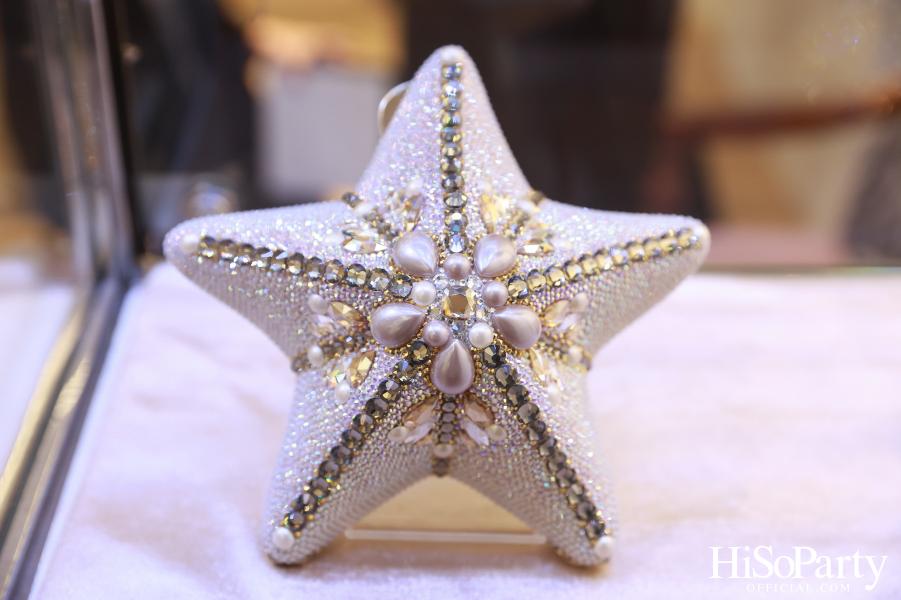 HiSoParty เชิญแขกคนพิเศษร่วมสัมผัส 'THE ULTIMATE LUXURY EXPERIENCE' โดย BEAUTY GEMS x BENTLEY BANGKOK