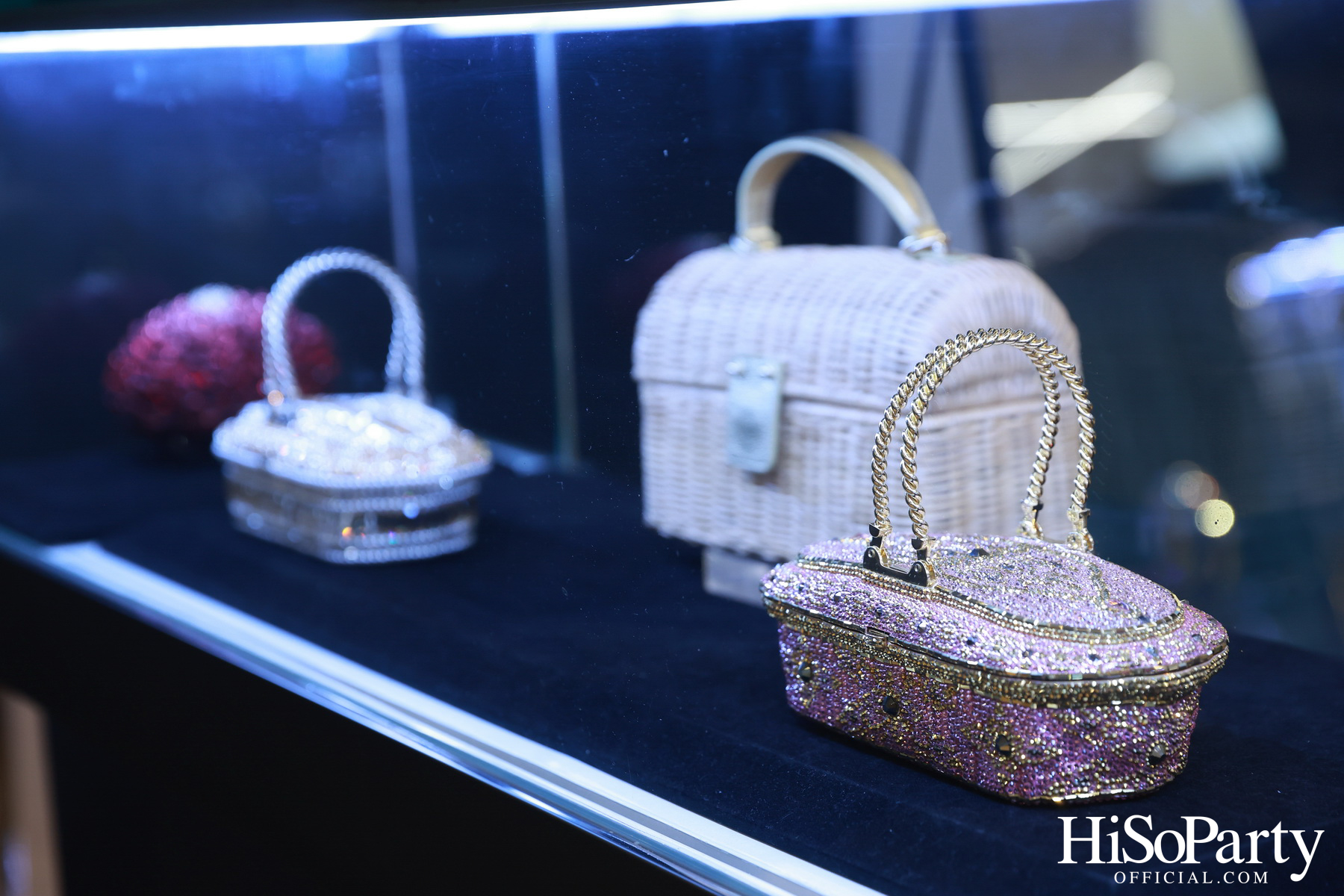 HiSoParty เชิญแขกคนพิเศษร่วมสัมผัส 'THE ULTIMATE LUXURY EXPERIENCE' โดย BEAUTY GEMS x BENTLEY BANGKOK