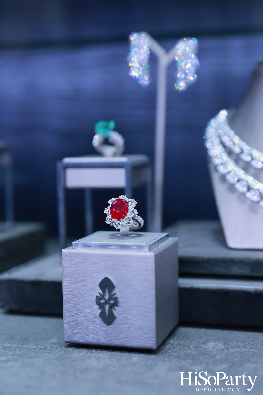 GEMS PAVILION เปิดตัวคอลเลกชัน ‘THE LINÉA’ ที่ร้อยเรียงความงาม ผ่านทุกจังหวะของเส้นสาย