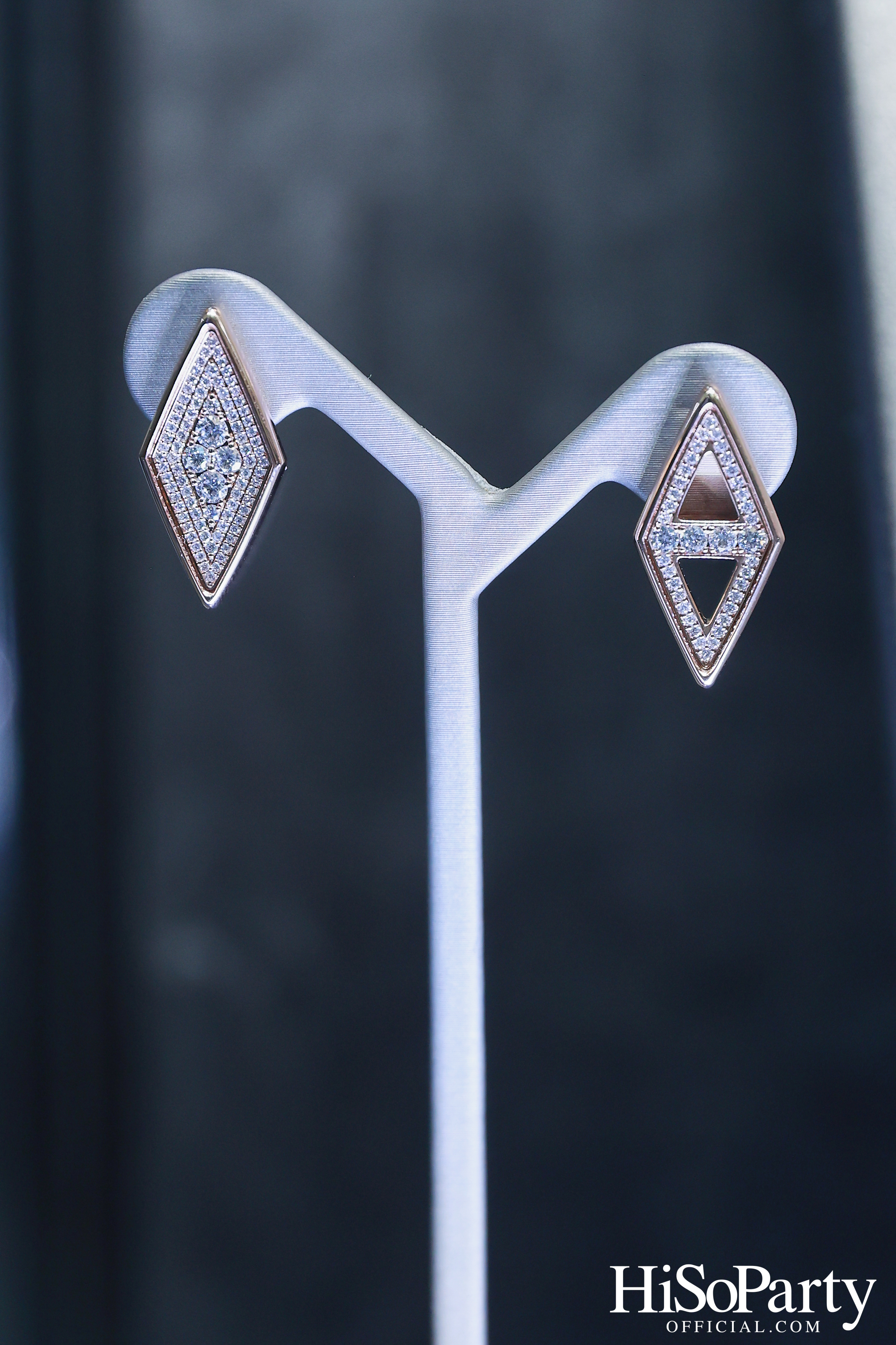 GEMS PAVILION เปิดตัวคอลเลกชัน ‘THE LINÉA’ ที่ร้อยเรียงความงาม ผ่านทุกจังหวะของเส้นสาย