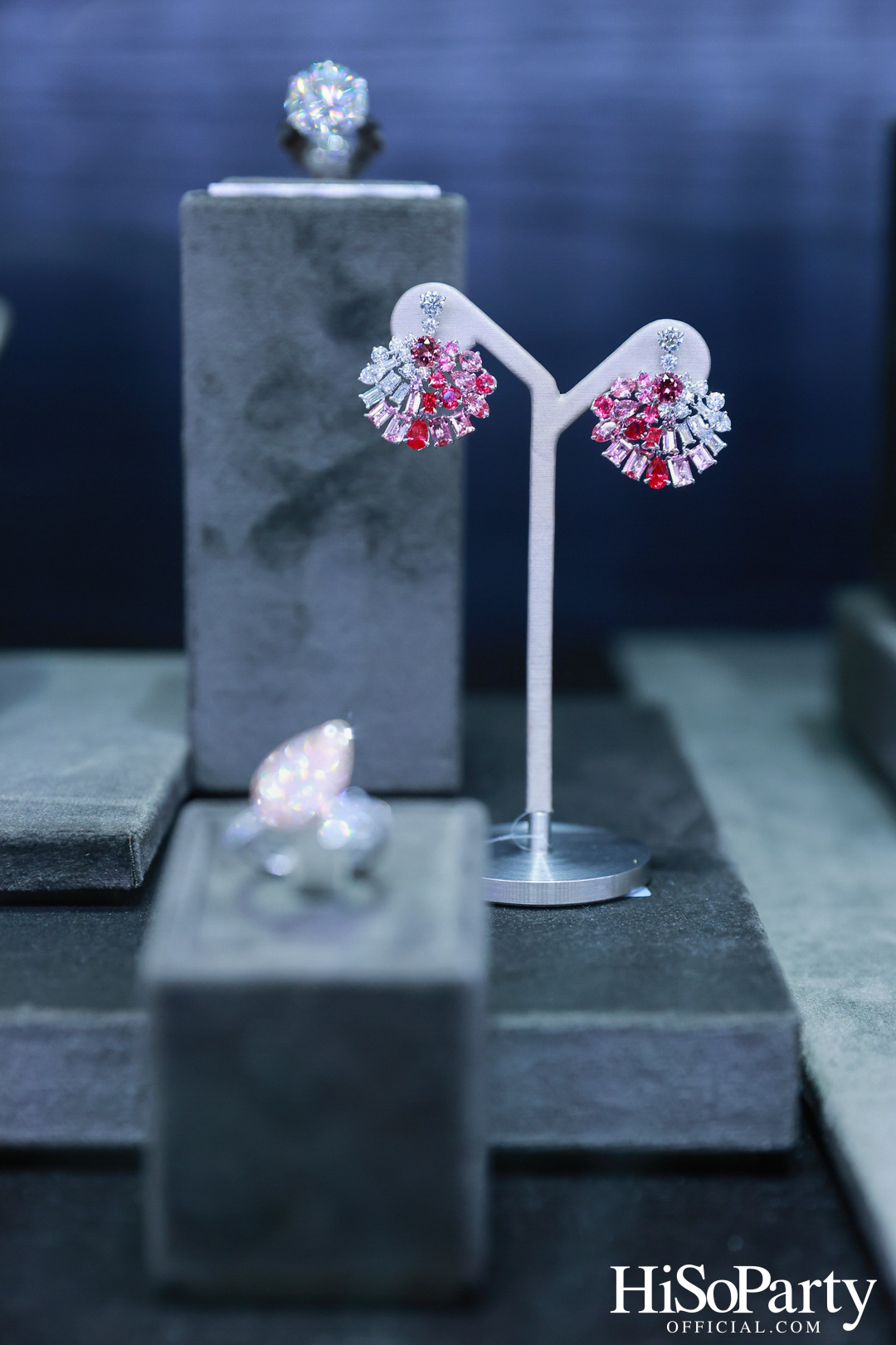 GEMS PAVILION เปิดตัวคอลเลกชัน ‘THE LINÉA’ ที่ร้อยเรียงความงาม ผ่านทุกจังหวะของเส้นสาย