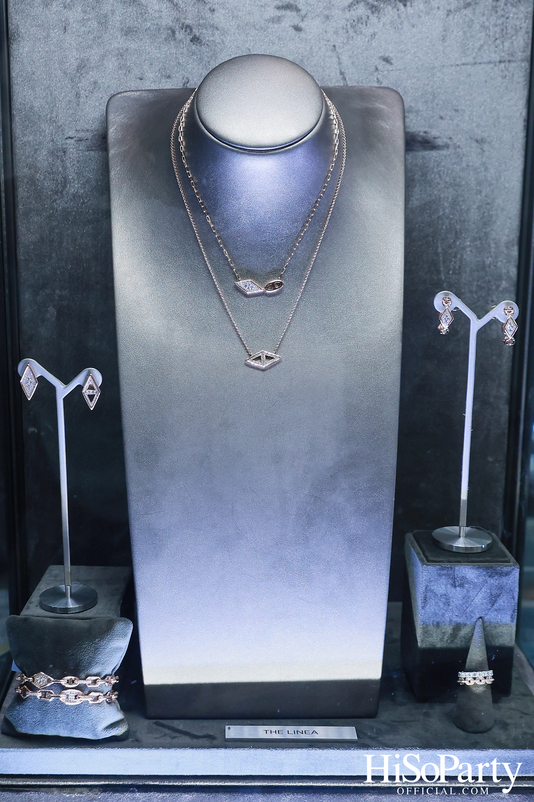 GEMS PAVILION เปิดตัวคอลเลกชัน ‘THE LINÉA’ ที่ร้อยเรียงความงาม ผ่านทุกจังหวะของเส้นสาย