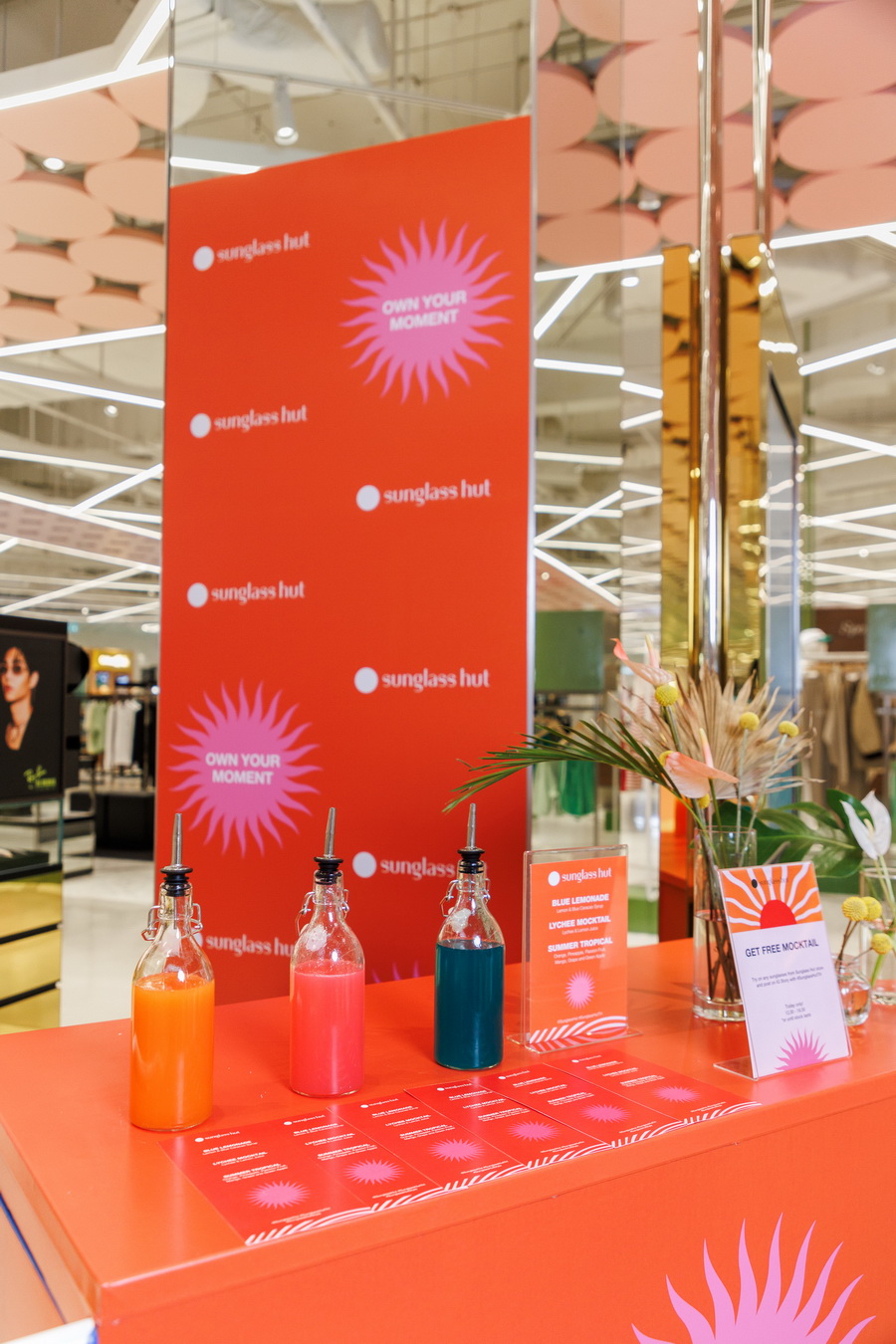 Sunglass Hut เปิดตัวแคมเปญระดับโลก ‘Own Your Moment’ ที่ประเทศไทยเป็นแห่งแรก จุดประกายความมั่นใจผ่านสไตล์แว่นตากันแดด