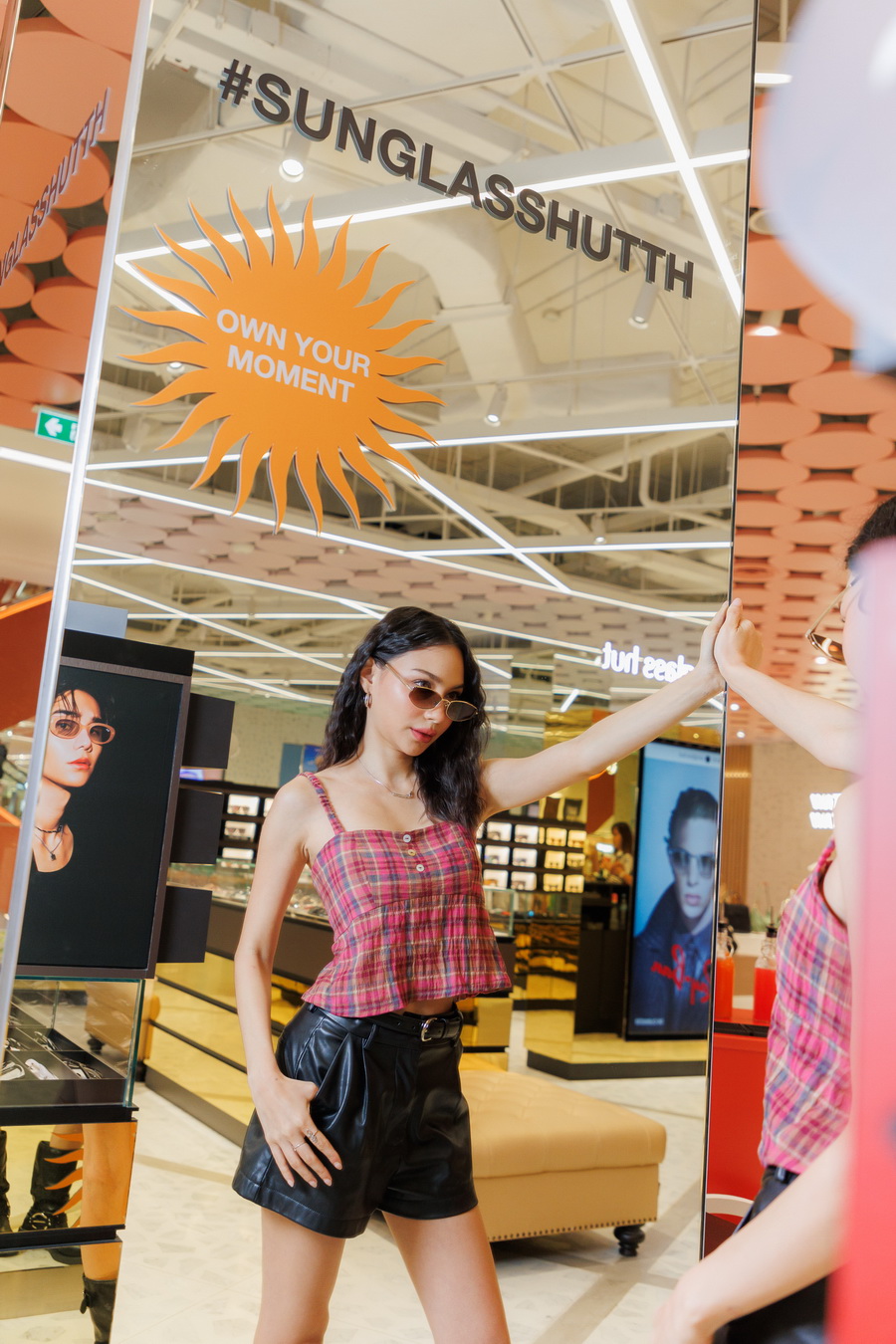 Sunglass Hut เปิดตัวแคมเปญระดับโลก ‘Own Your Moment’ ที่ประเทศไทยเป็นแห่งแรก จุดประกายความมั่นใจผ่านสไตล์แว่นตากันแดด