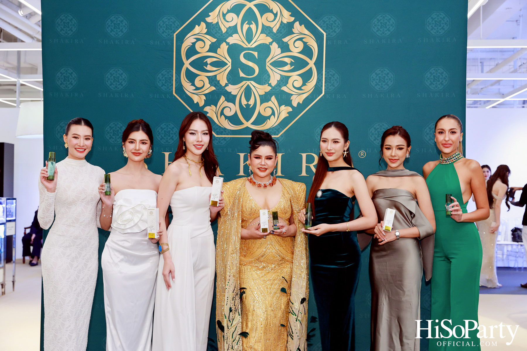 ‘Shakira Glow Body Oil’ เปิดตัวอย่างเป็นทางการ! เผยความโกลว์ระดับควีนในงานสุดเอ็กซ์คลูซีฟ ณ Central Chidlom