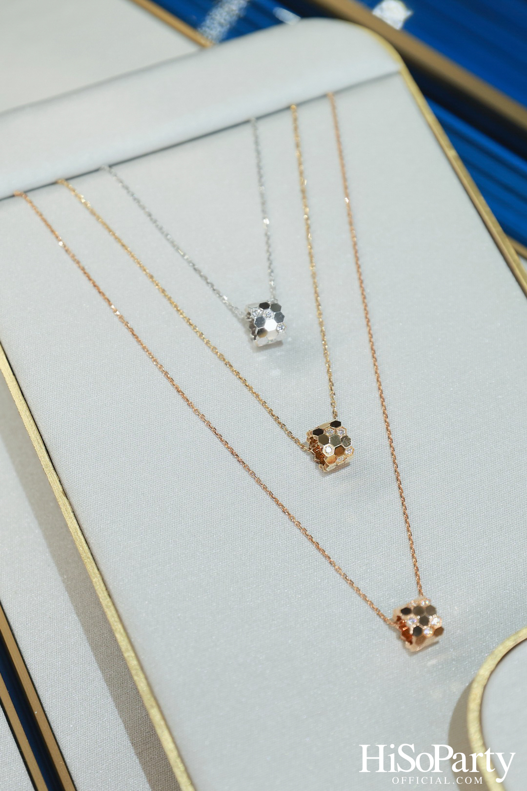 Chaumet แบรนด์เครื่องประดับชั้นสูงจากฝรั่งเศส ร่วมเฉลิมฉลอง Pride Month ด้วยอินสตอลเลชันพิเศษภายในบูติก