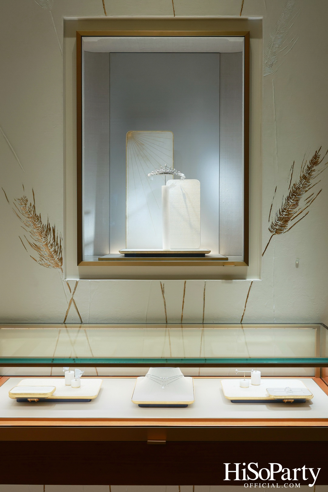 Chaumet แบรนด์เครื่องประดับชั้นสูงจากฝรั่งเศส ร่วมเฉลิมฉลอง Pride Month ด้วยอินสตอลเลชันพิเศษภายในบูติก