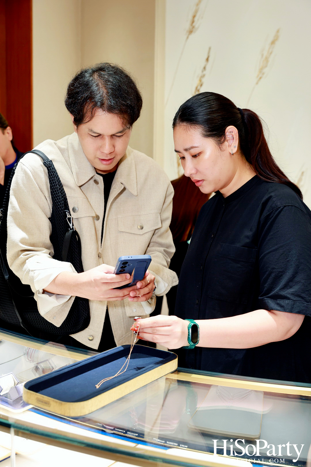 Chaumet แบรนด์เครื่องประดับชั้นสูงจากฝรั่งเศส ร่วมเฉลิมฉลอง Pride Month ด้วยอินสตอลเลชันพิเศษภายในบูติก