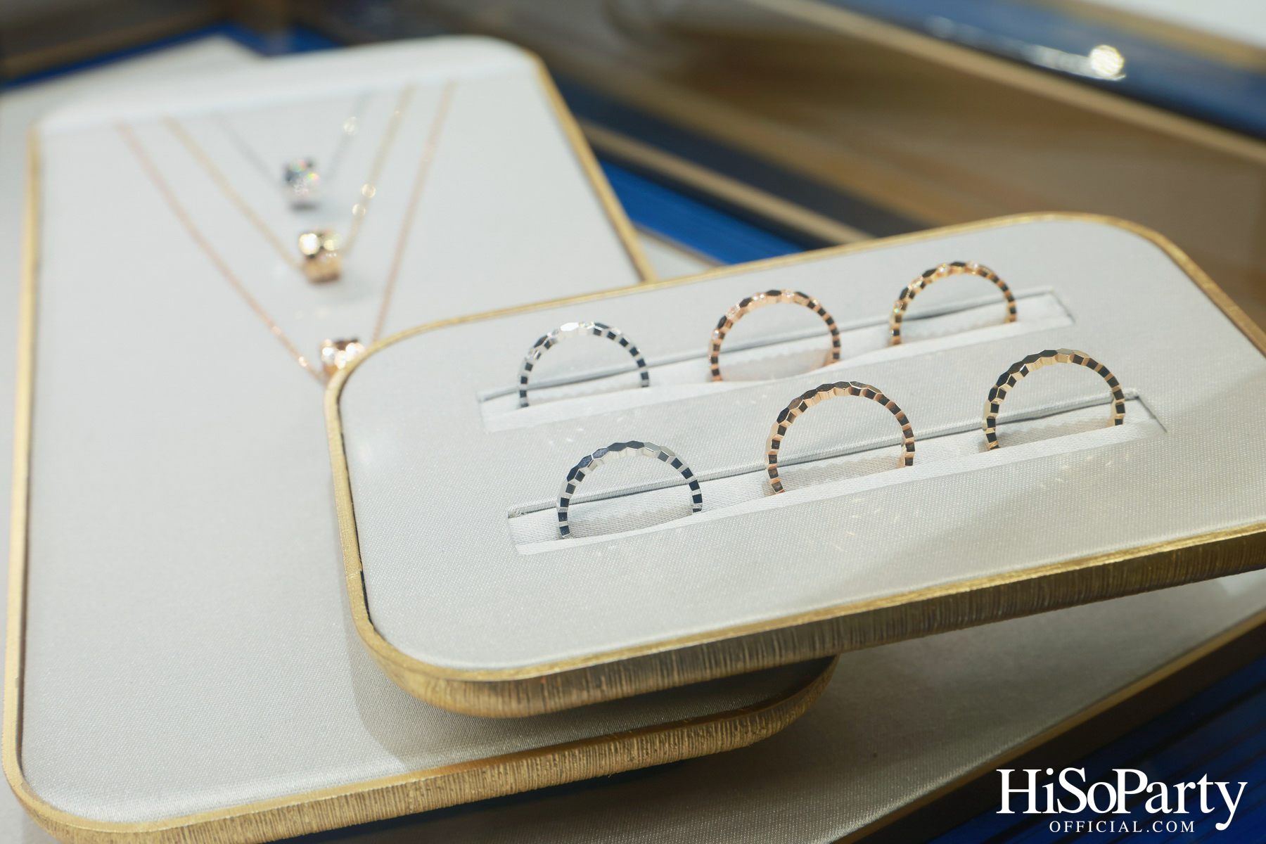 Chaumet แบรนด์เครื่องประดับชั้นสูงจากฝรั่งเศส ร่วมเฉลิมฉลอง Pride Month ด้วยอินสตอลเลชันพิเศษภายในบูติก