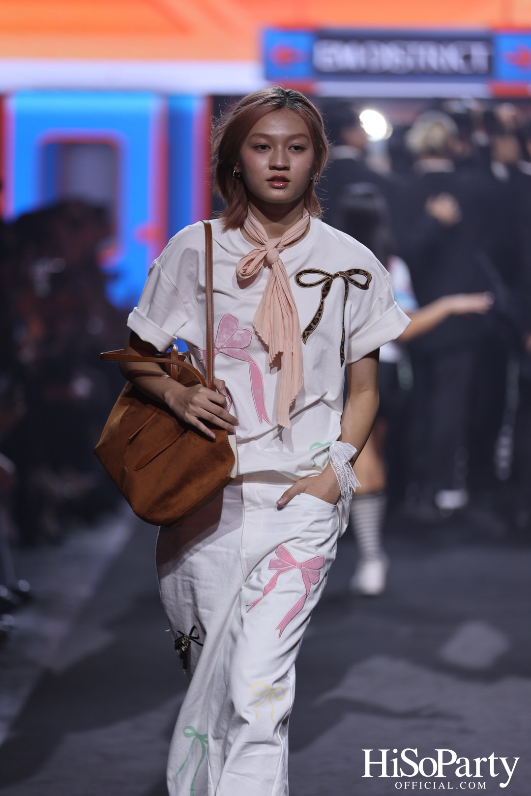  EM DISTRICT เปิดรันเวย์ ‘EMFASHIONICON EDGE’ ในคอนเซปต์ The Essence of Bangkok พร้อมเปิดฉากเดือน PRIDE