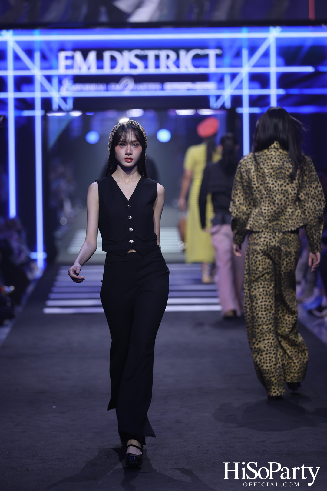  EM DISTRICT เปิดรันเวย์ ‘EMFASHIONICON EDGE’ ในคอนเซปต์ The Essence of Bangkok พร้อมเปิดฉากเดือน PRIDE