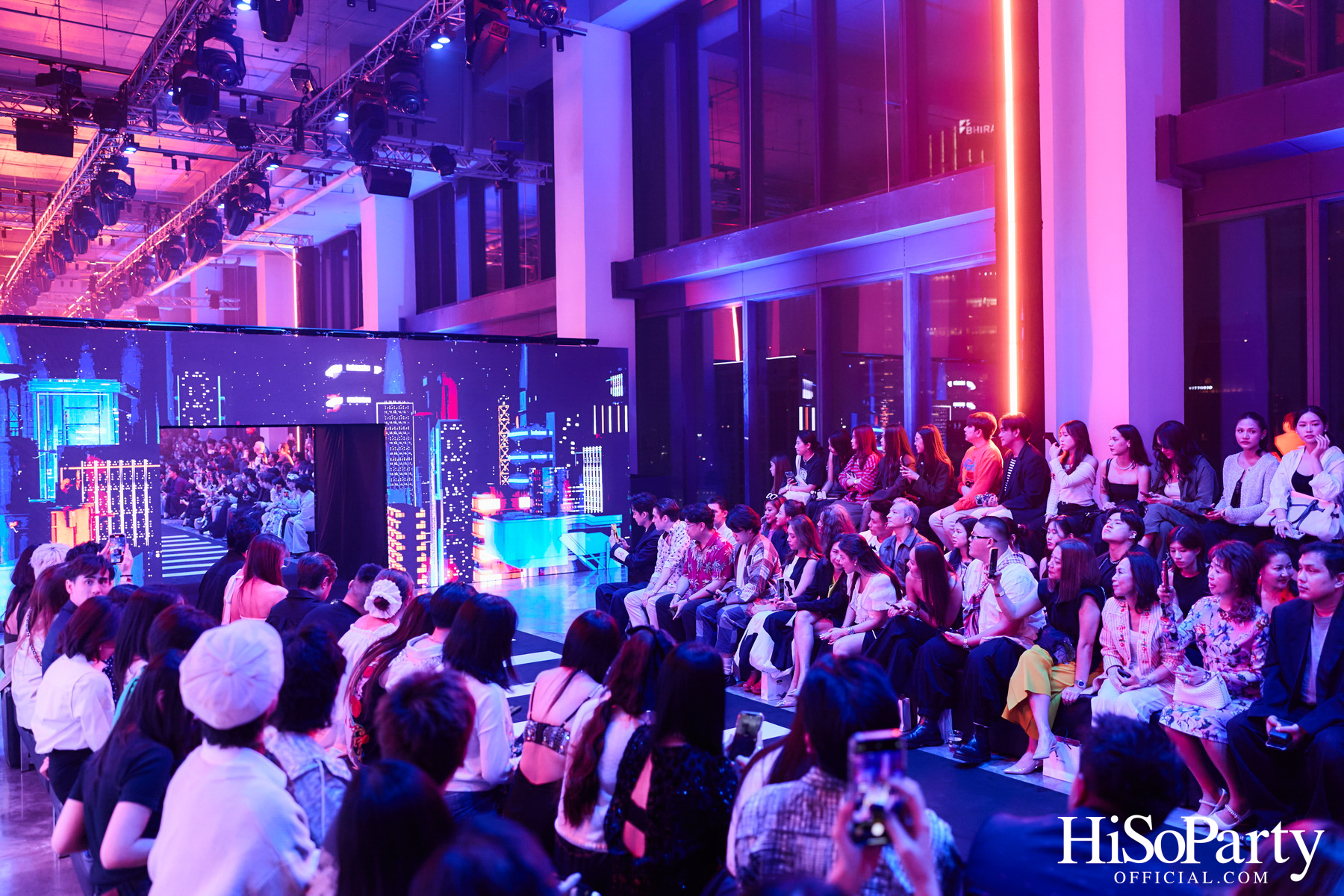  EM DISTRICT เปิดรันเวย์ ‘EMFASHIONICON EDGE’ ในคอนเซปต์ The Essence of Bangkok พร้อมเปิดฉากเดือน PRIDE