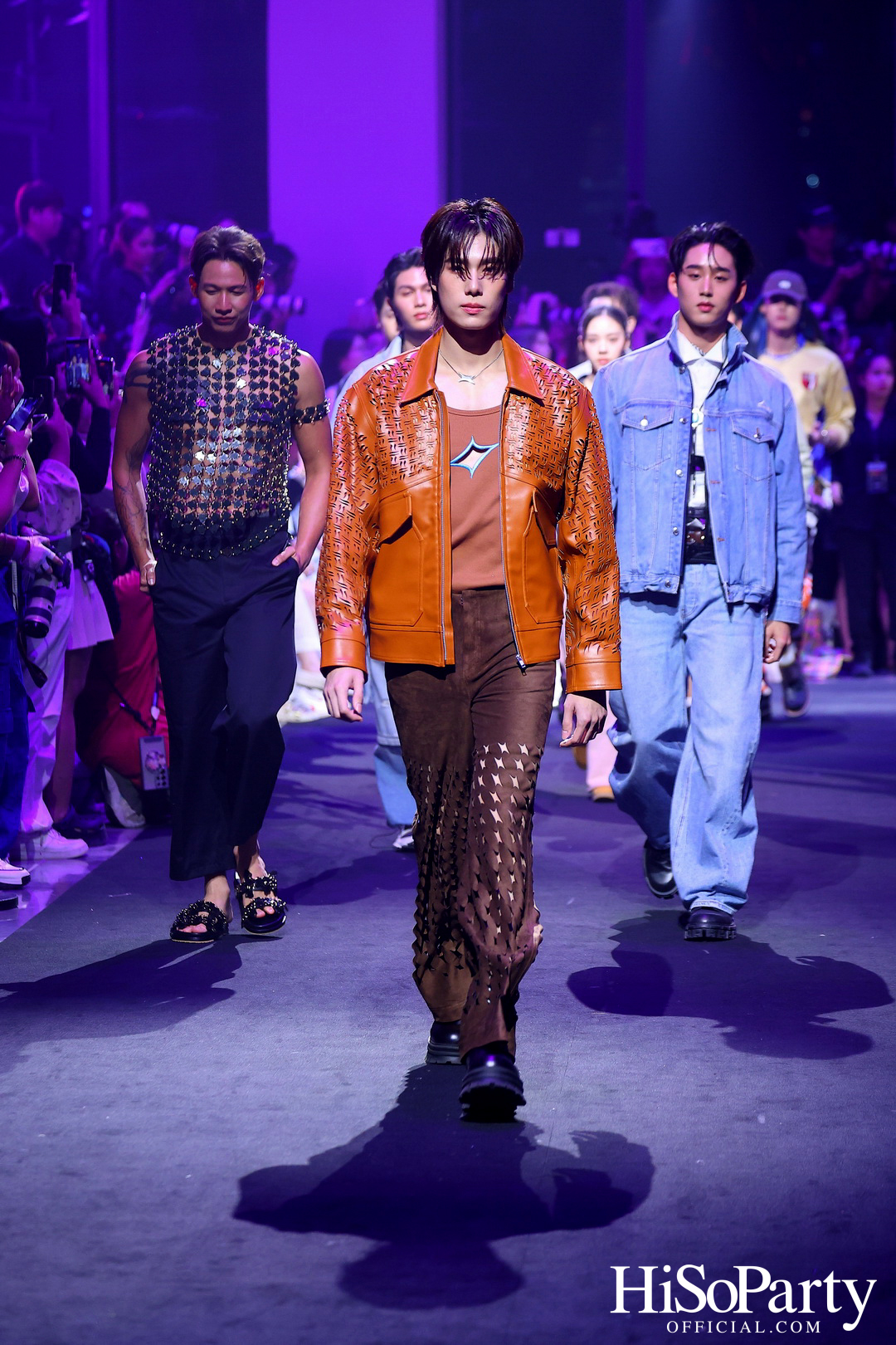  EM DISTRICT เปิดรันเวย์ ‘EMFASHIONICON EDGE’ ในคอนเซปต์ The Essence of Bangkok พร้อมเปิดฉากเดือน PRIDE