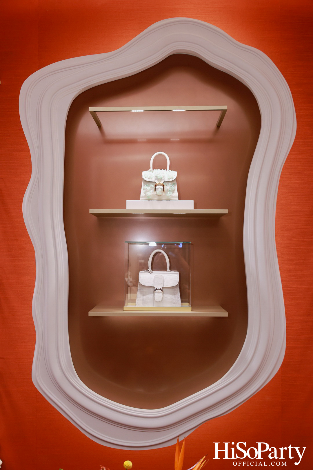 Delvaux เปิดตัวคอลเลกชัน ‘Le Pin Twist’ อย่างเอ็กซ์คลูซีฟ ณ สยามพารากอน