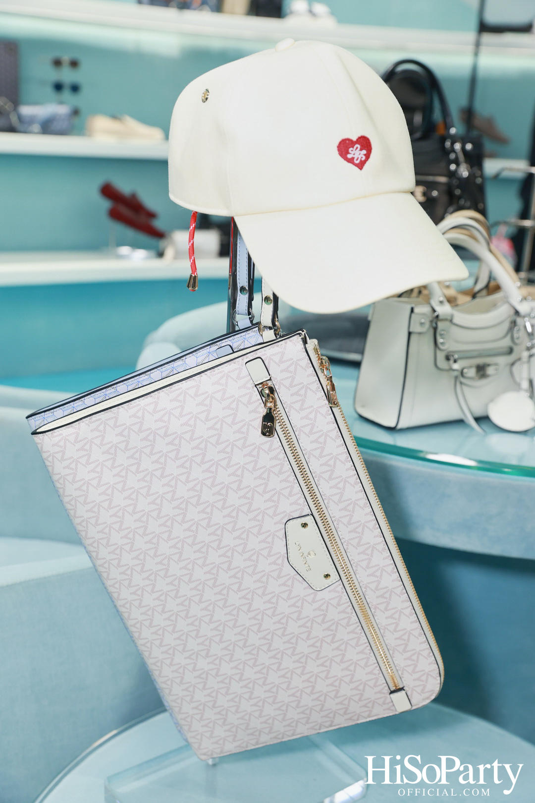 LYN เปิดตัวแคมเปญ ‘It’s a Bow Day’ ดึง โบว์ – เมลดา ถ่ายทอดเสน่ห์ผู้หญิงยุคใหม่ ต้อนรับ Fall 2025