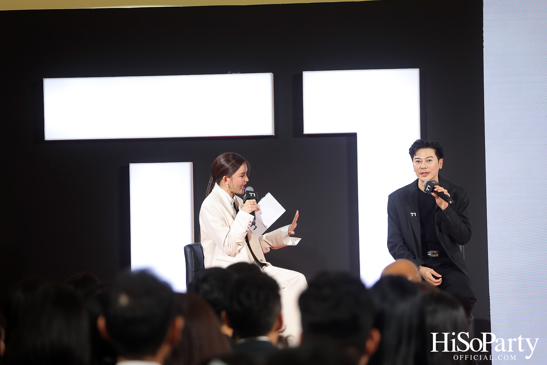 เซ็นทรัล เดอะวัน เปิดตัวภาพลักษณ์แบรนด์และบัตรเครดิตโฉมใหม่ พร้อมหนังโฆษณาโดย นวพล ธำรงรัตนฤทธิ์ และนักแสดงรุ่นใหม่ เจนเย่-เมธิกา