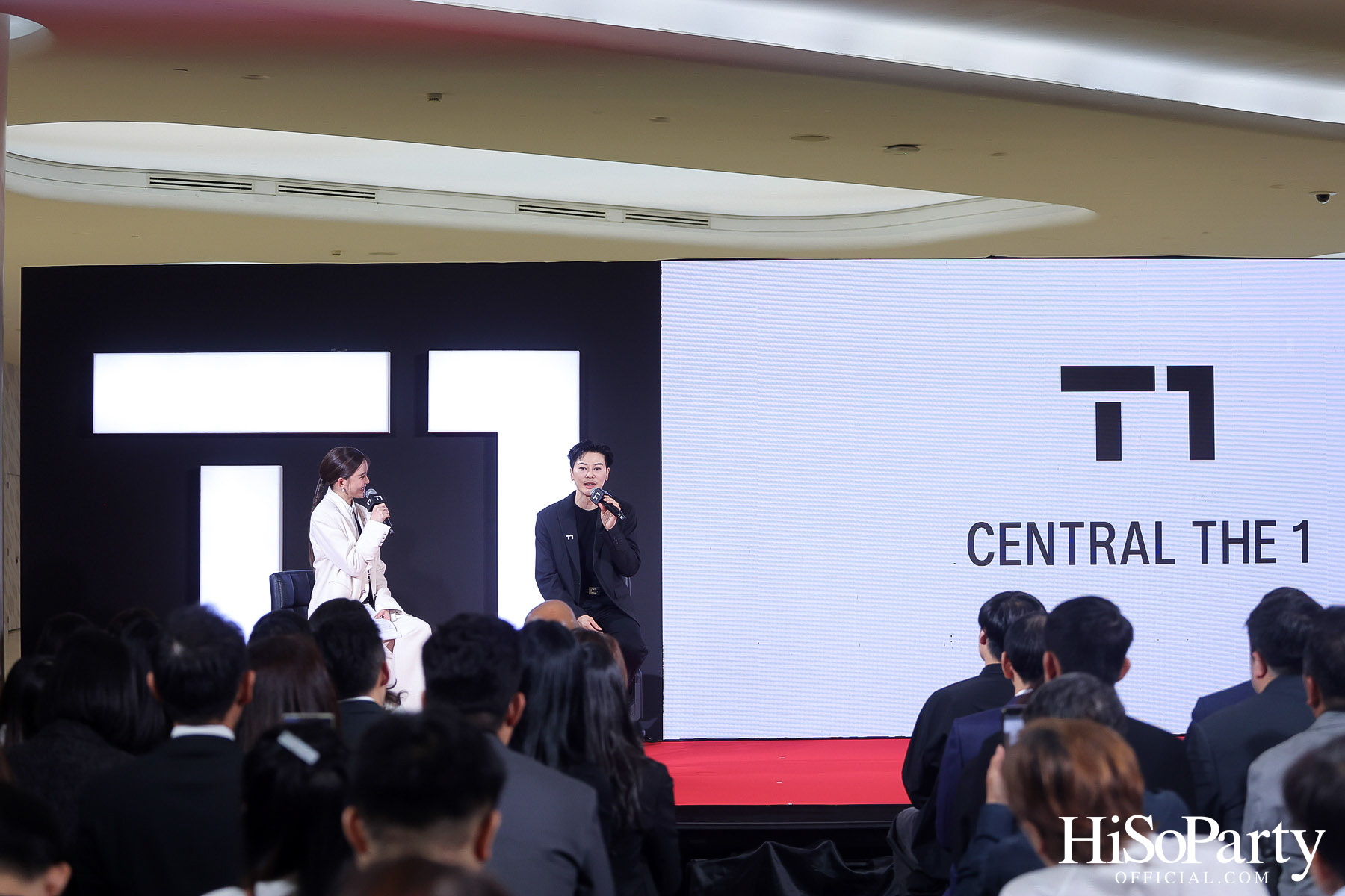 เซ็นทรัล เดอะวัน เปิดตัวภาพลักษณ์แบรนด์และบัตรเครดิตโฉมใหม่ พร้อมหนังโฆษณาโดย นวพล ธำรงรัตนฤทธิ์ และนักแสดงรุ่นใหม่ เจนเย่-เมธิกา