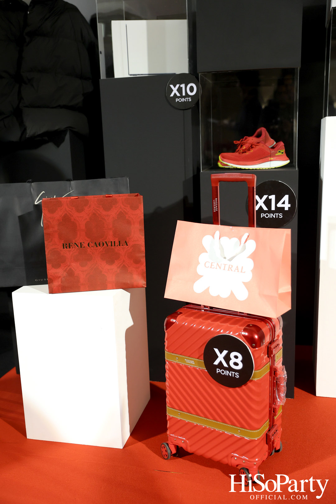 เซ็นทรัล เดอะวัน เปิดตัวภาพลักษณ์แบรนด์และบัตรเครดิตโฉมใหม่ พร้อมหนังโฆษณาโดย นวพล ธำรงรัตนฤทธิ์ และนักแสดงรุ่นใหม่ เจนเย่-เมธิกา